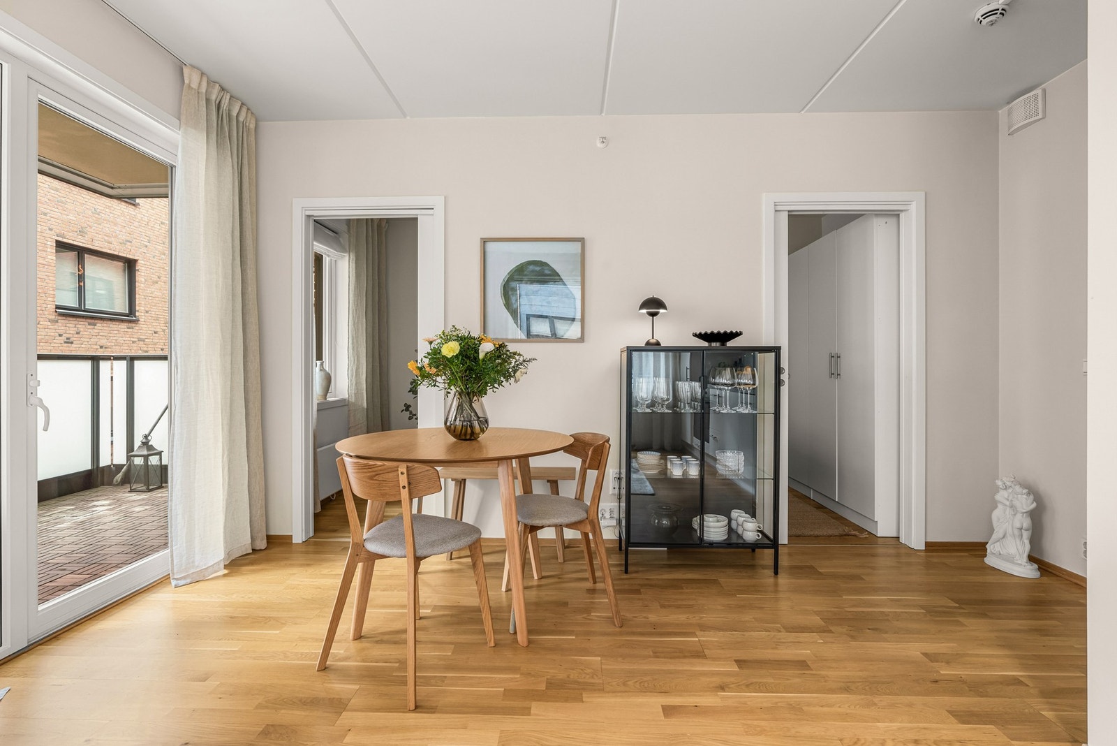 Soverommet ligger innenfor stuen. Galleribilde