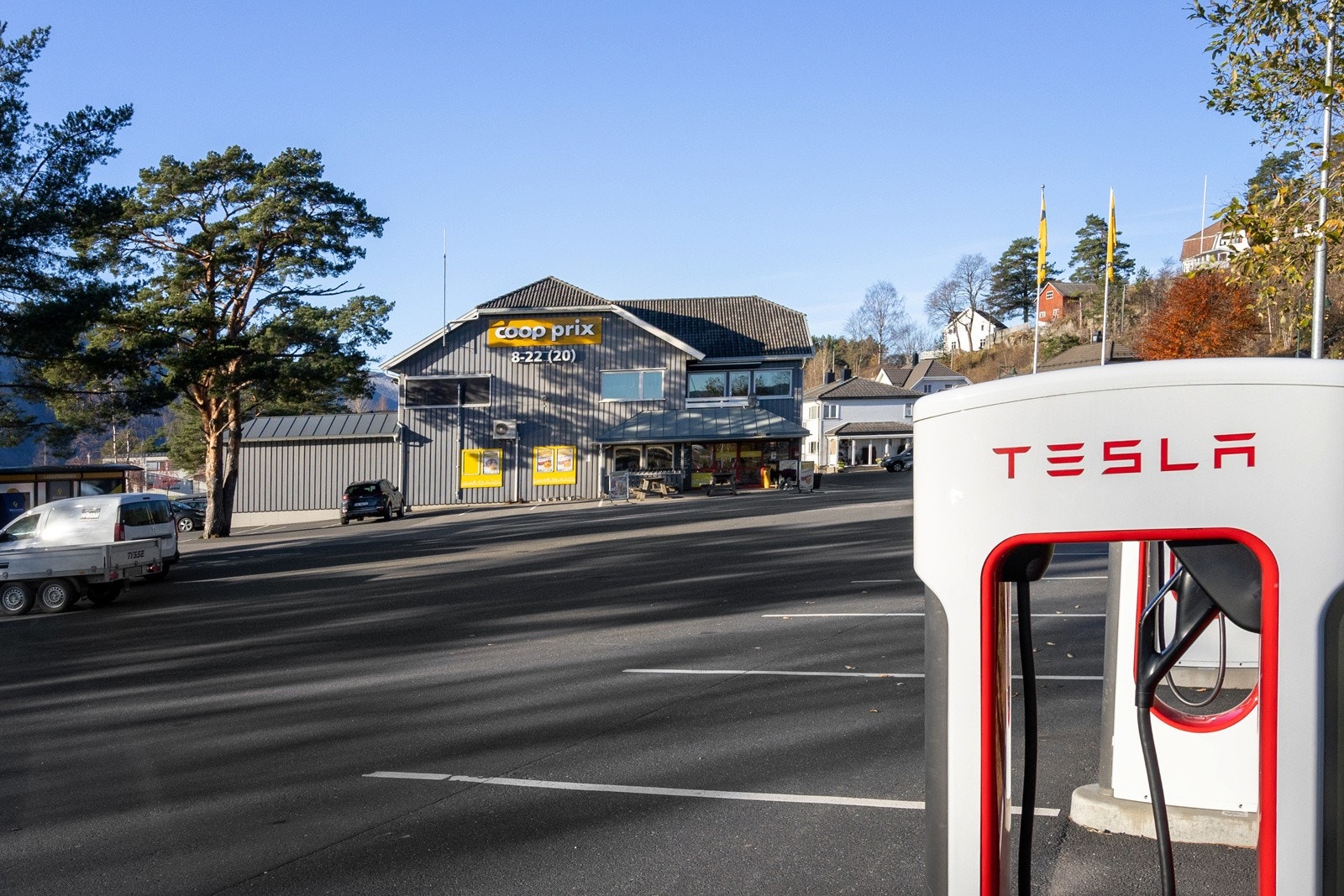 Treungen sentrum er ca. 3,5 km fra Trytetjønn 74. Her har du bl.a. flere dagligvareforretninger og lader for el-bil Galleribilde