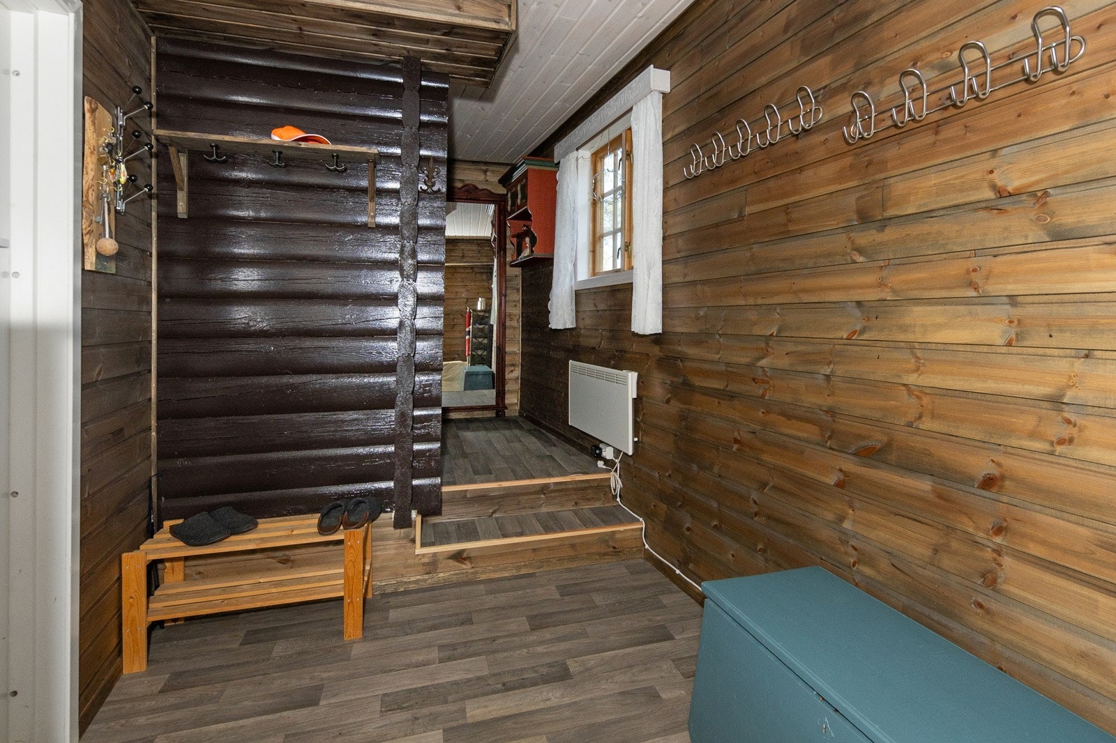 En romslig entre ønsker deg velkommen inn ! Galleribilde