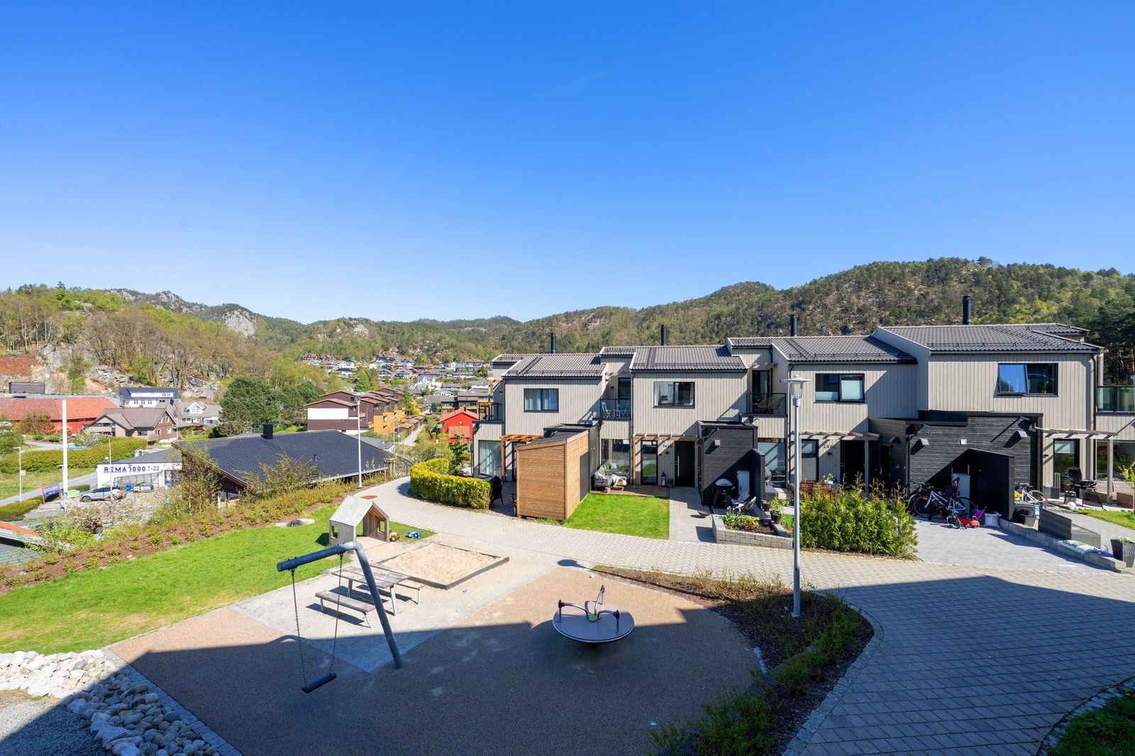 Flotte fellesareal med bl. trivelig lekeplass Galleribilde