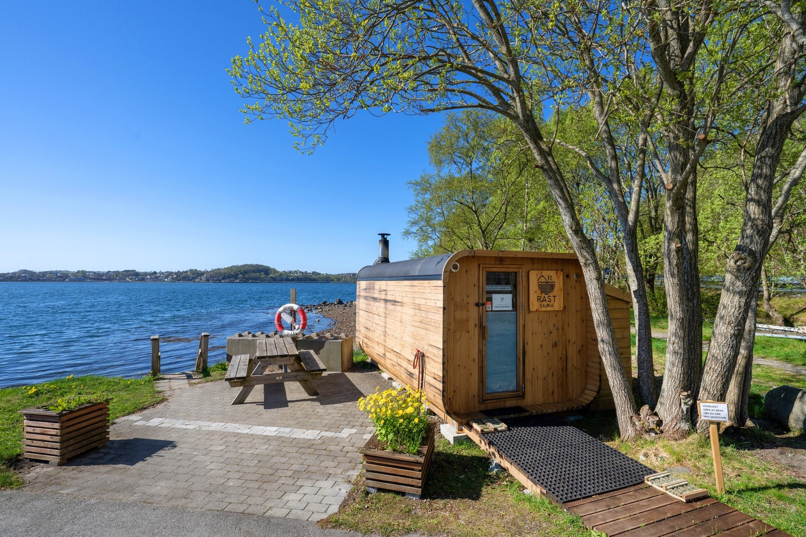 Sandvika med sauna, strand og bademuligheter Galleribilde