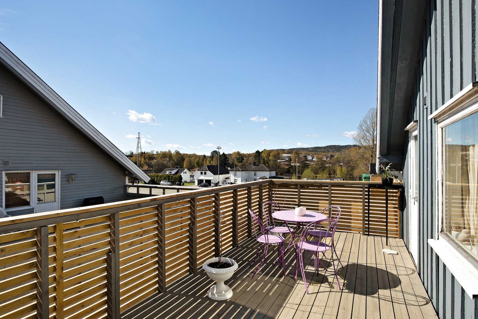 Solrik veranda i 2. etg. Galleribilde