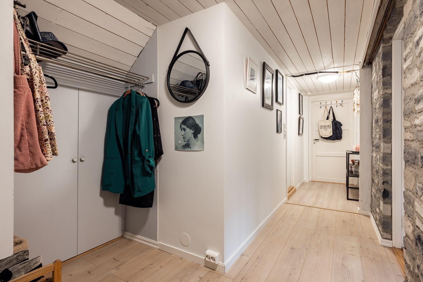 Gang i underetasjen Galleribilde