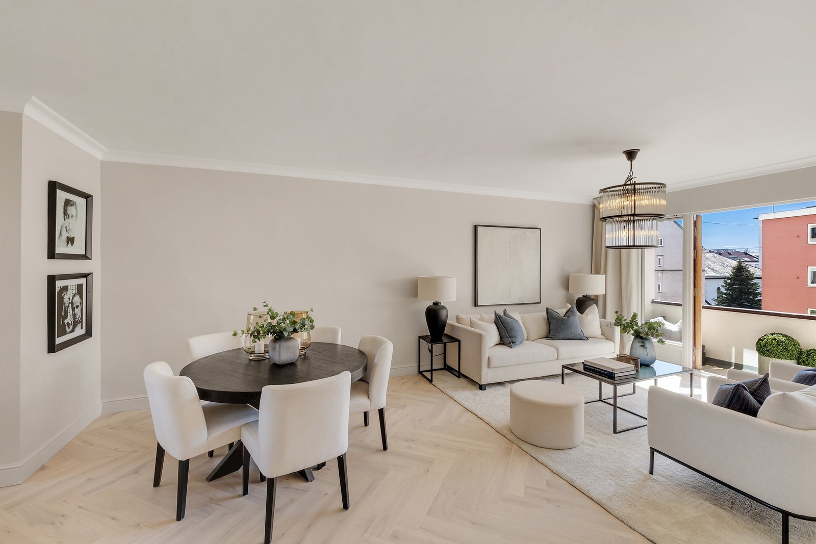 Boligen har optimal planløsning med gode soneinndelinger Galleribilde