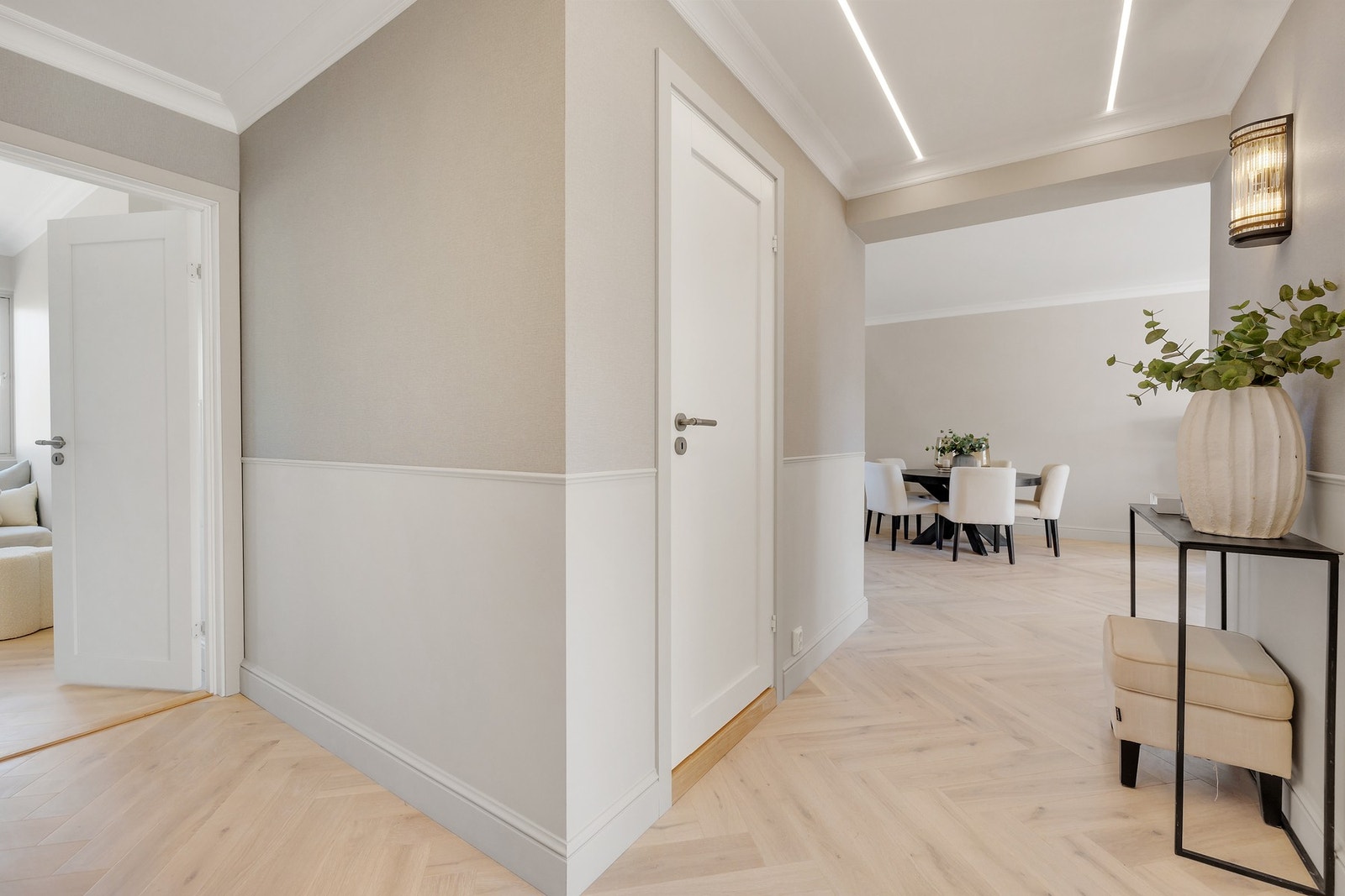 Det er brukt materialvalg av høy kvalitet med utsøkte detaljer. Galleribilde