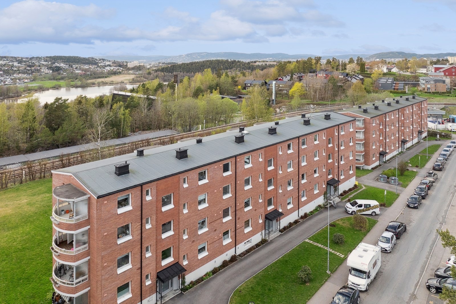 Attraktiv og barnevennlig beliggenhet i rolige omgivelser på populære Bøler. Galleribilde