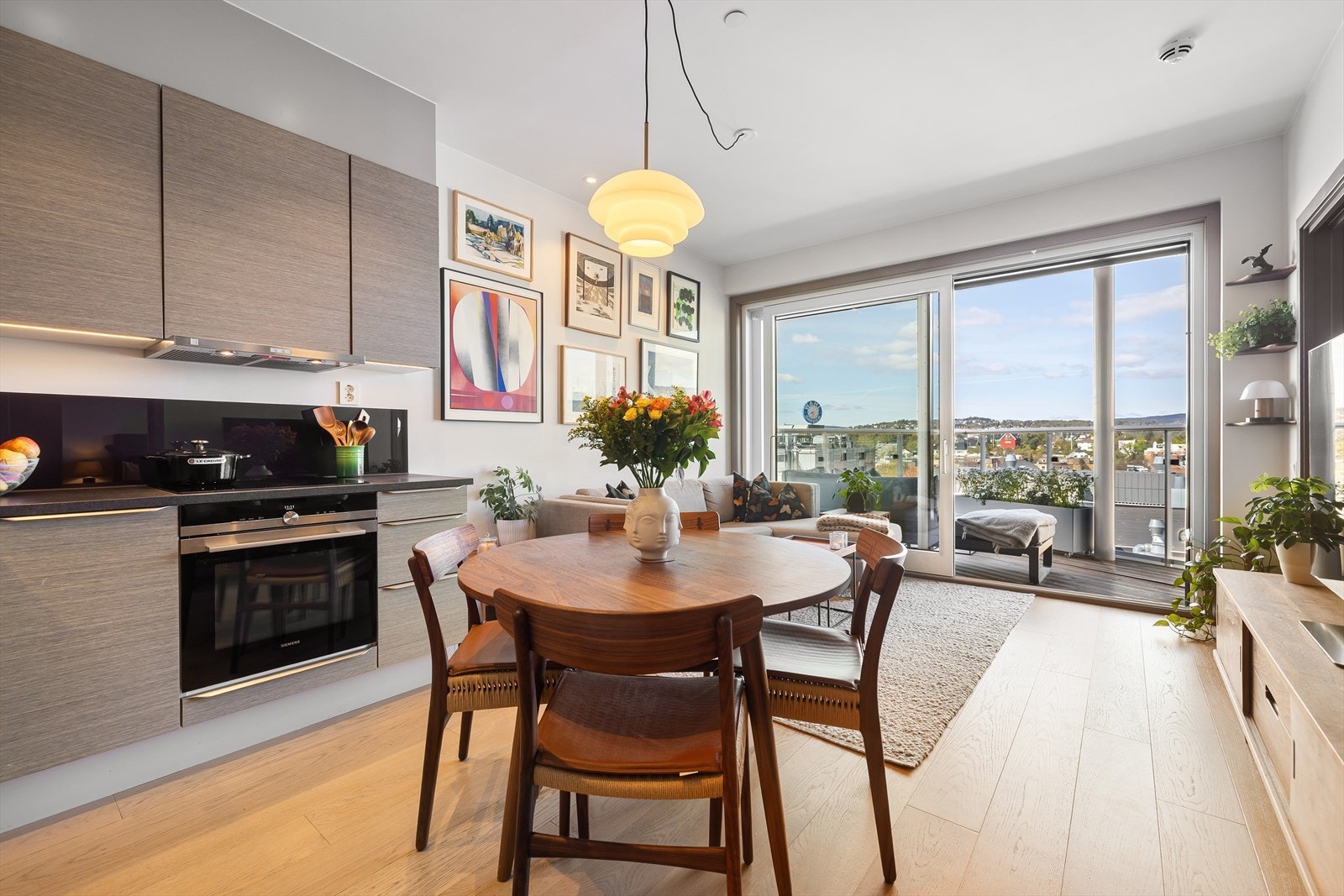 I leiligheten er du helt "lydløs", du hører ingenting fra naboer ved siden av eller over eller under, en sjeldenhet på Majorstuen. Galleribilde