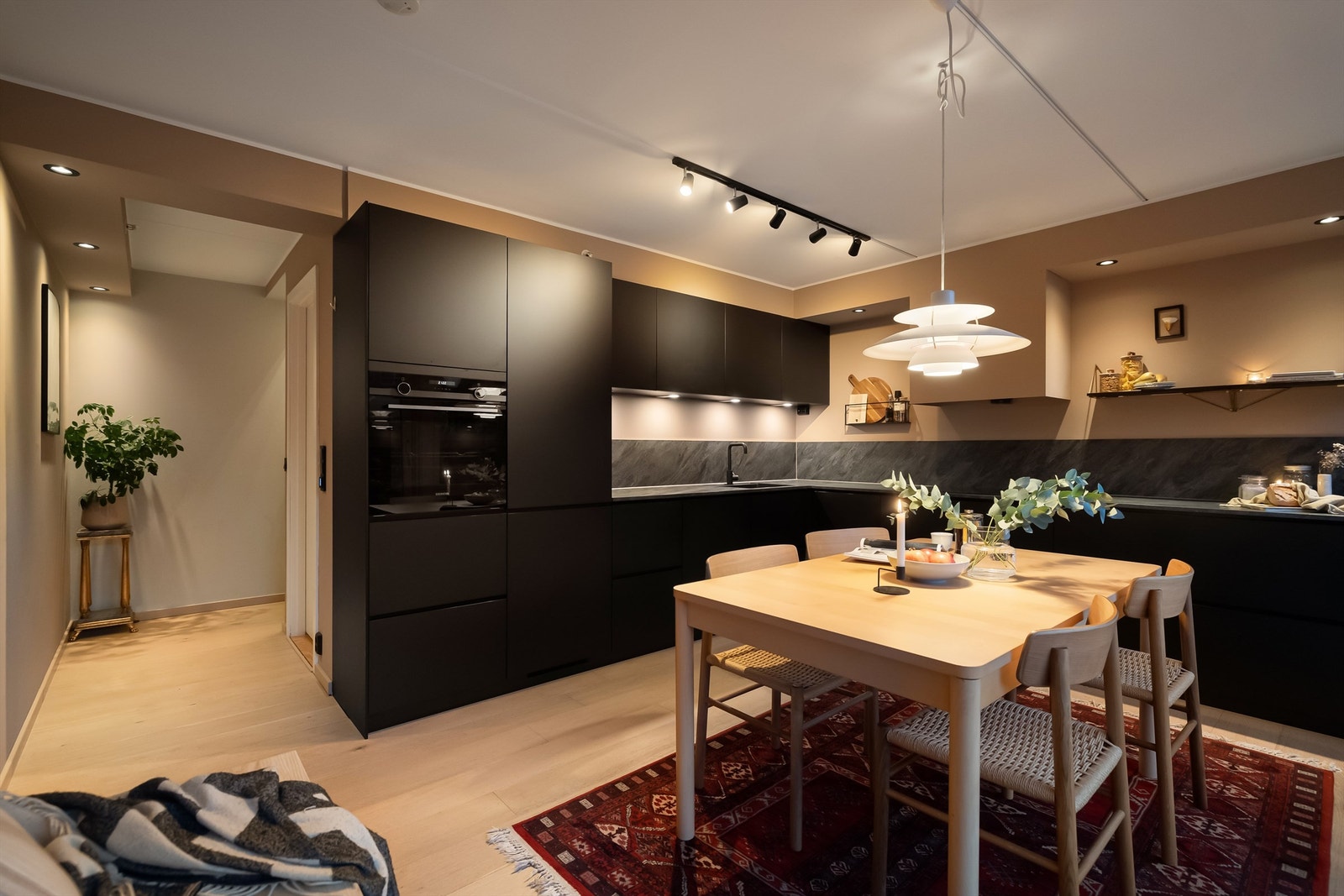 Flott, moderne og arealeffektiv 4-roms eierleilighet over 2 plan Galleribilde