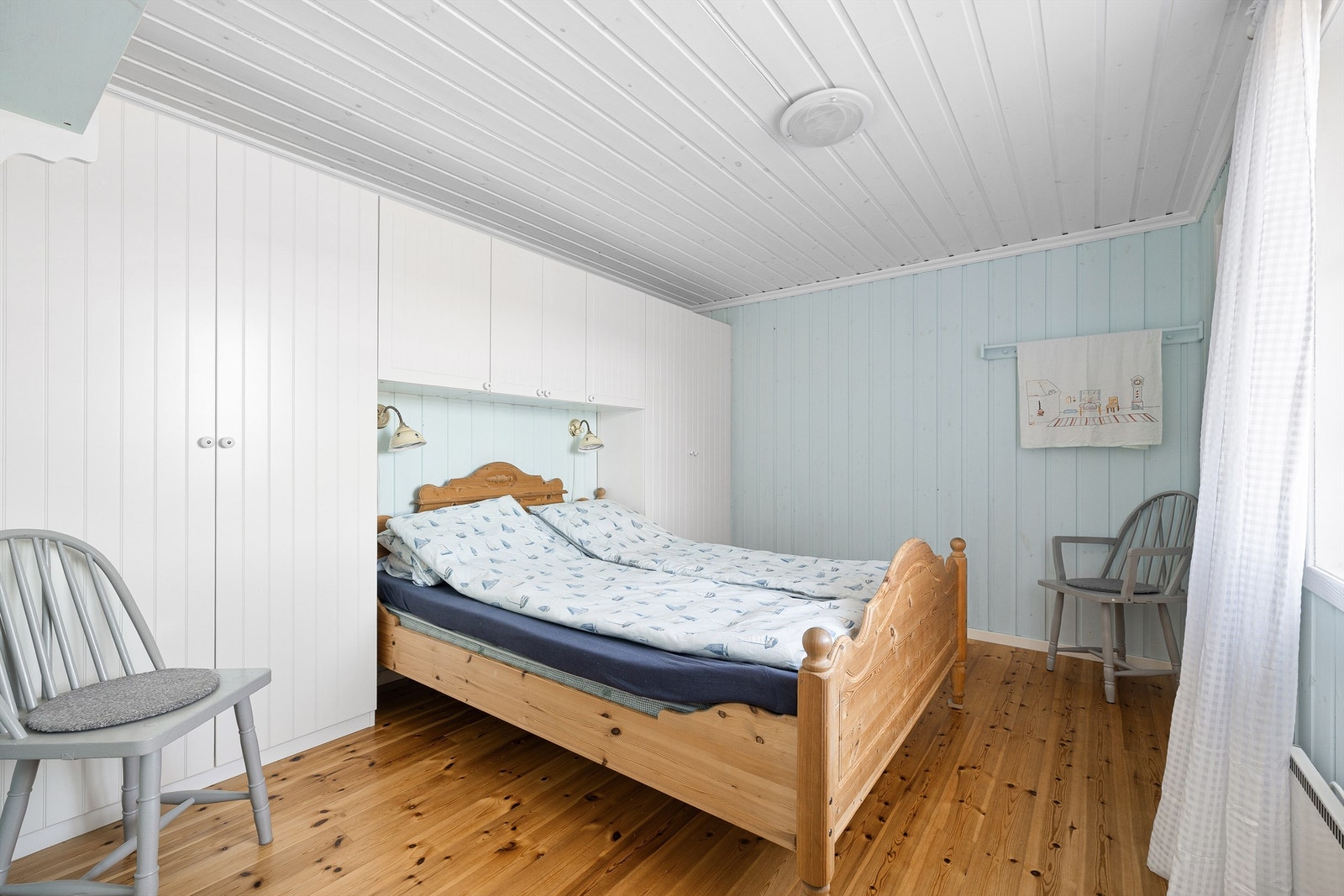 I tilbygget finnes blant annet hovedsoverommet - oppmålt til nær 11 kvm. Galleribilde