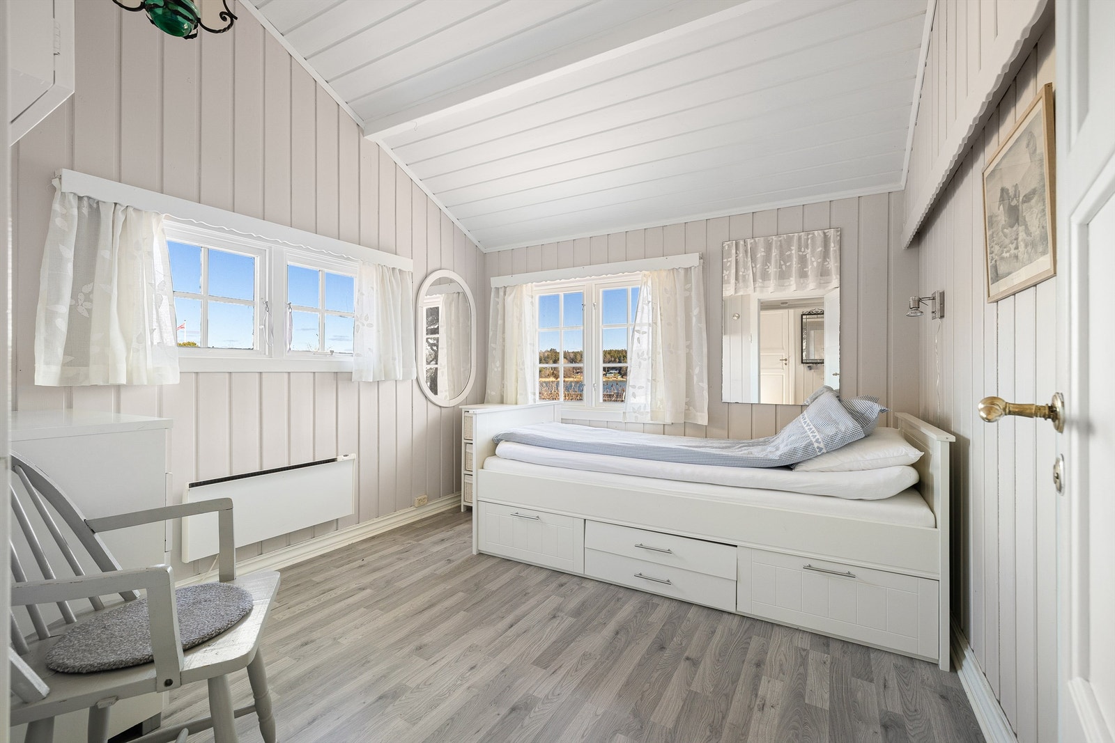 Soverom i nordre del av hyttas hoveddel. Galleribilde