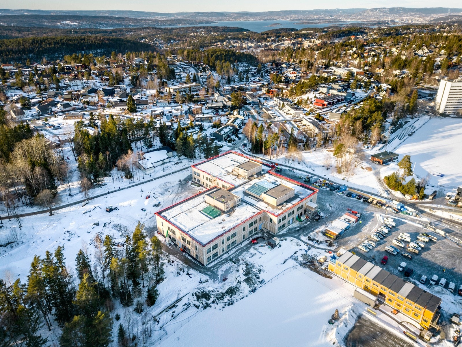 Ny flott barneskole på Sofiemyr som ble åpnet 23. april 2025 - her under byggingen i vinter. Galleribilde