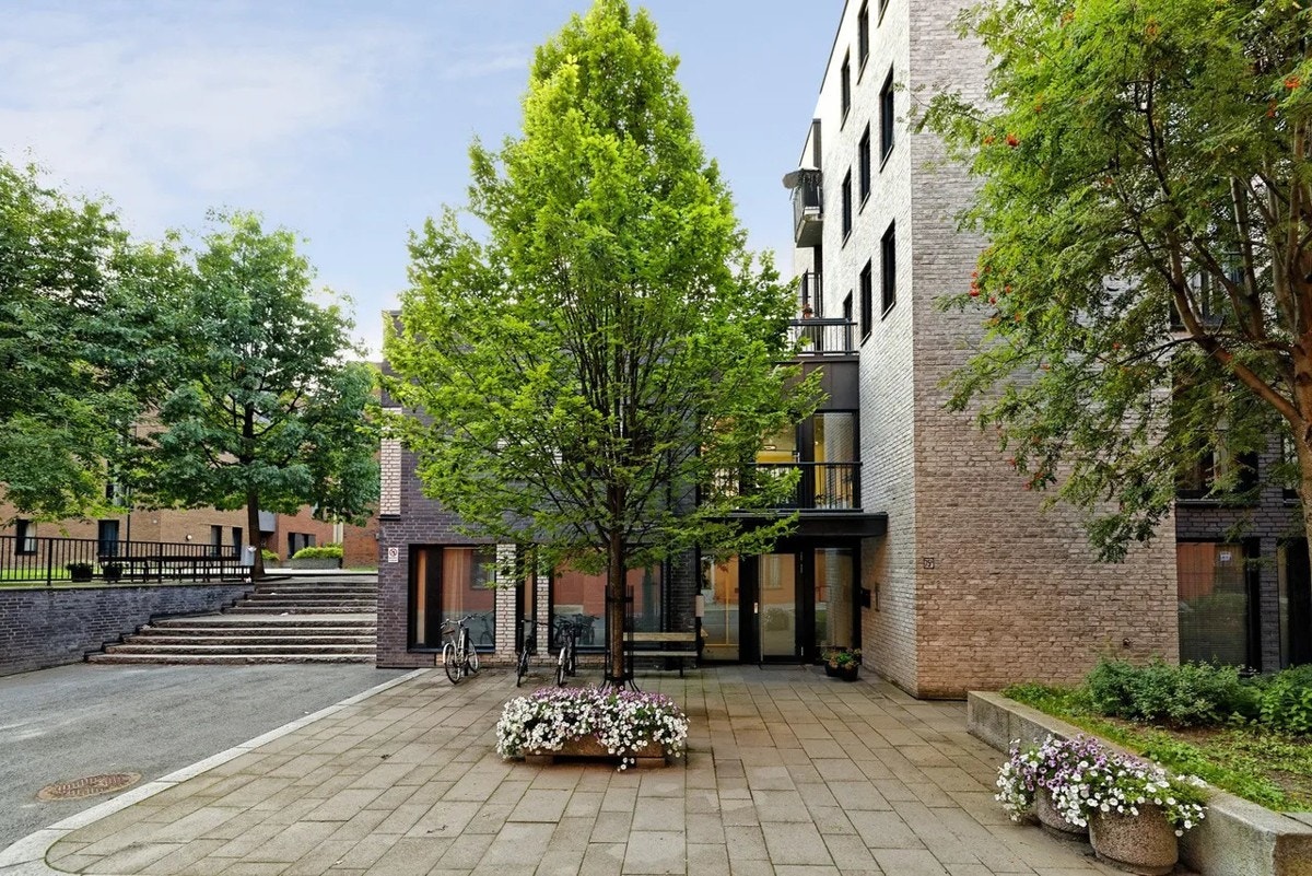 Perfekt for deg som ønsker å bo sentralt med nærhet til alt av nødvendige fasiliteter, men likevel i rolige omgivelser. Galleribilde