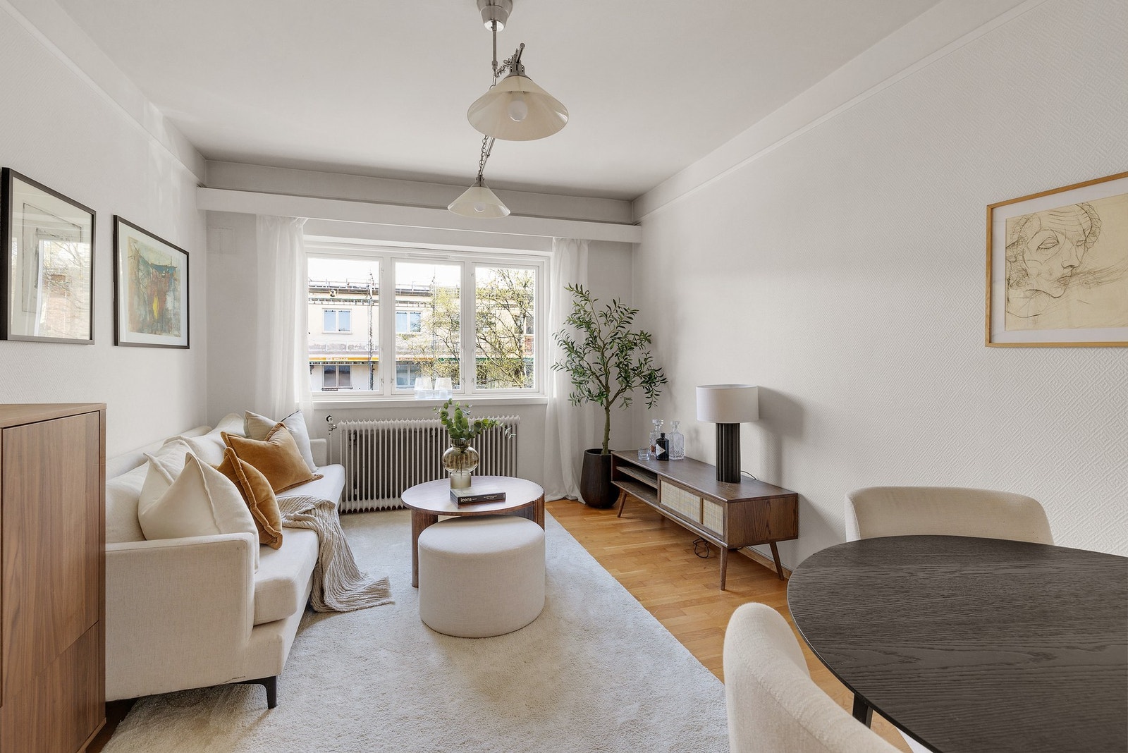 Delikat 3 roms med separat kjøkken fra 2022. Bad fra 2022. "Alt" er inkl. i felleskostnadene Ingen forkjøp. P-leie* Galleribilde