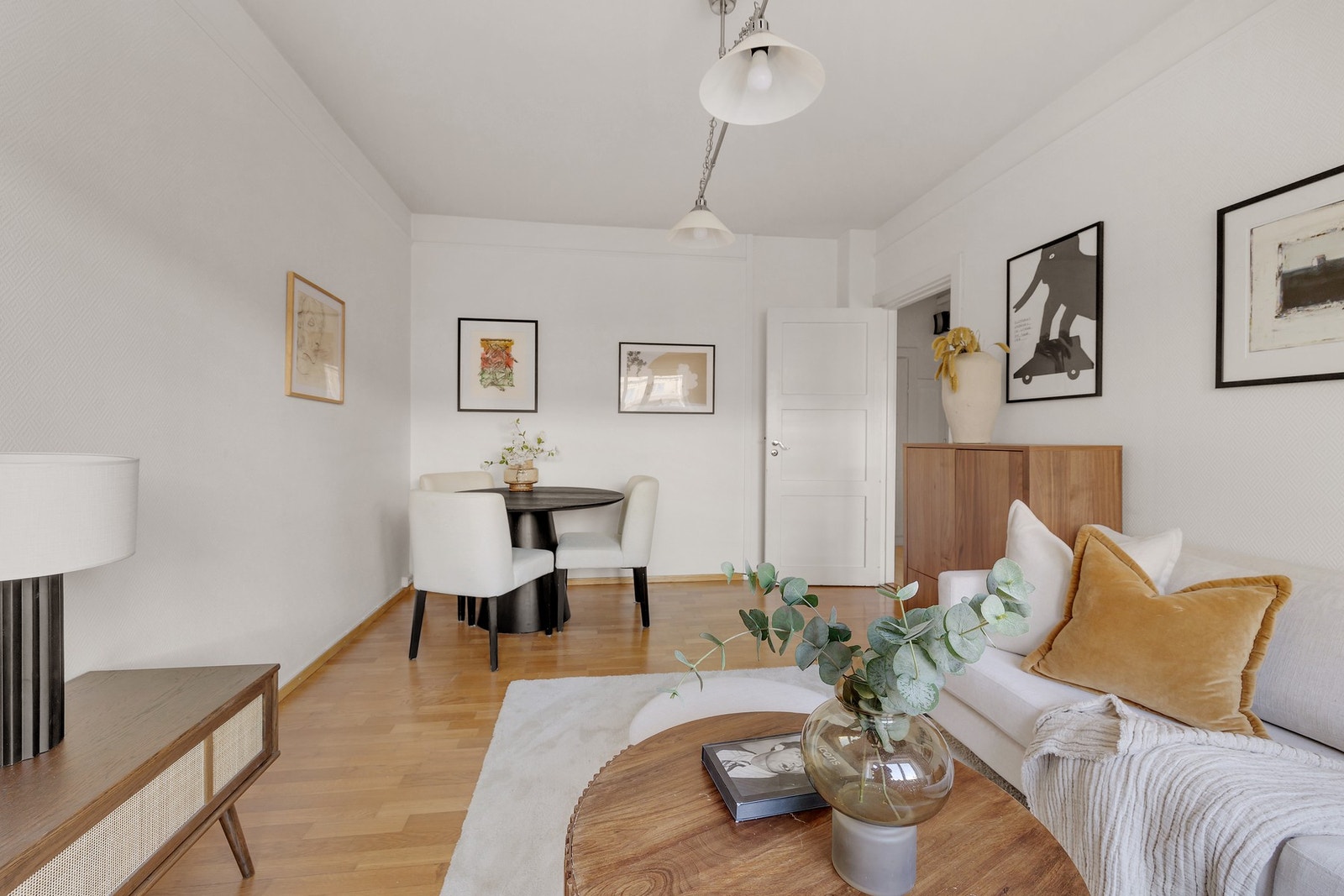 Det er bra planløsning med gode soneinndelinger. Galleribilde