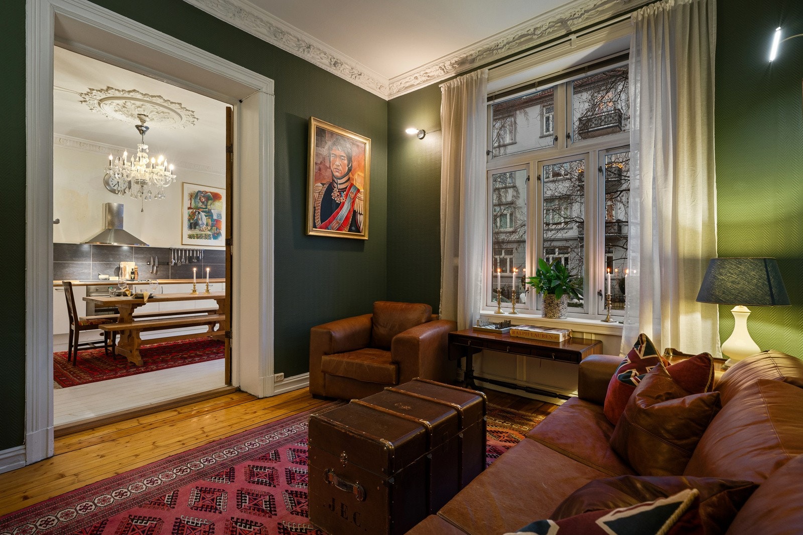 Den flotte størrelsen gir god plass til en romslig tv-lounge og annet møblement. Galleribilde