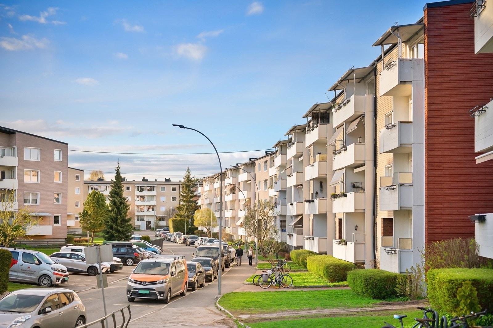 Leiligheten ligger i et populært og rolig område på Lambertseter med enkel tilgang til kollektivtransport, dagligvare og rekreasjonsområder. Galleribilde