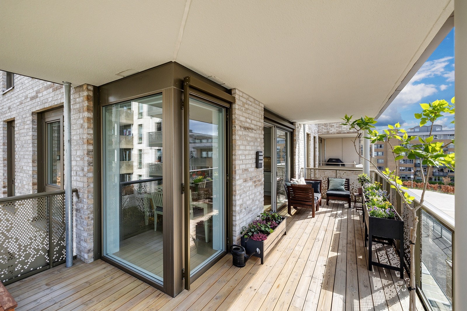 Her er det gode solforhold med sol fra kl 13 til 21 på sommertid. Galleribilde