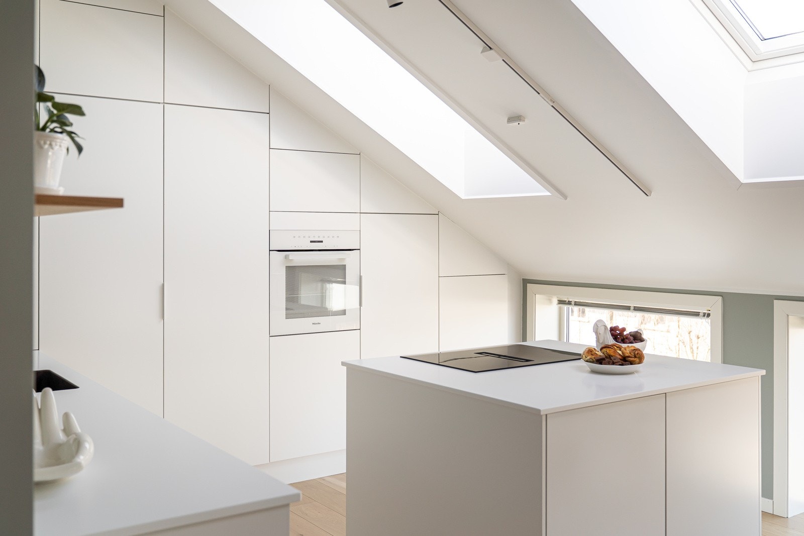 Kjøkken i en sosial åpen løsning. Galleribilde