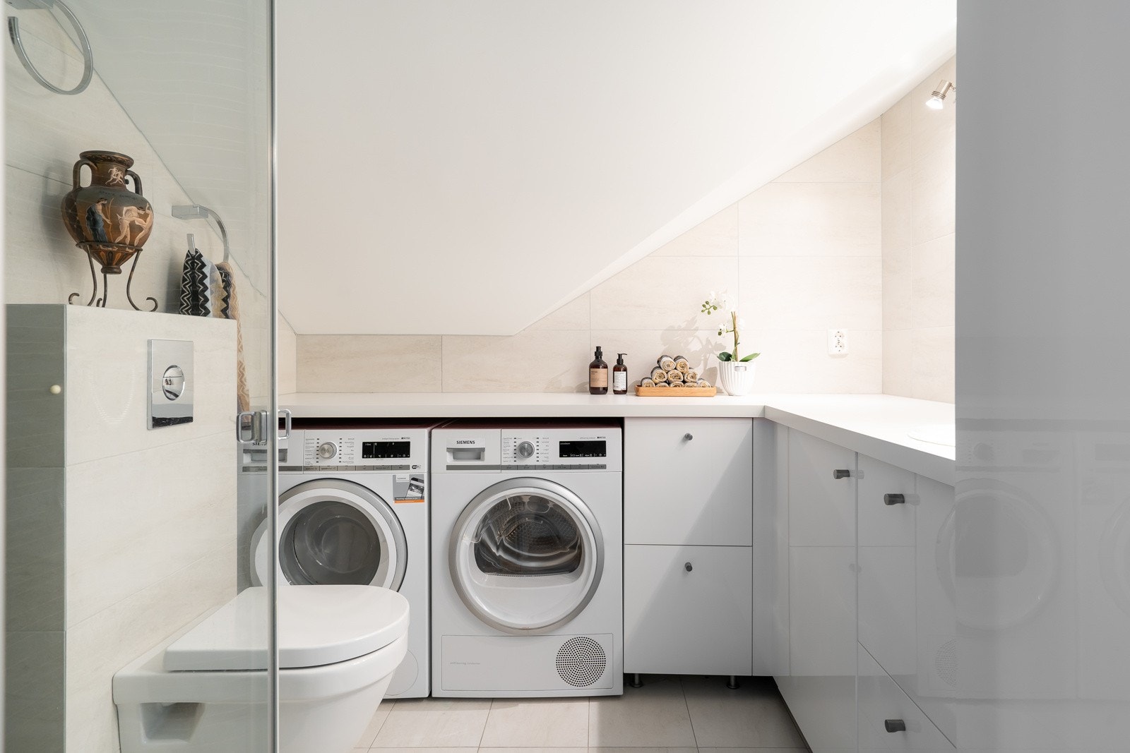 Boligen har to delikate bad fra 2014. Galleribilde