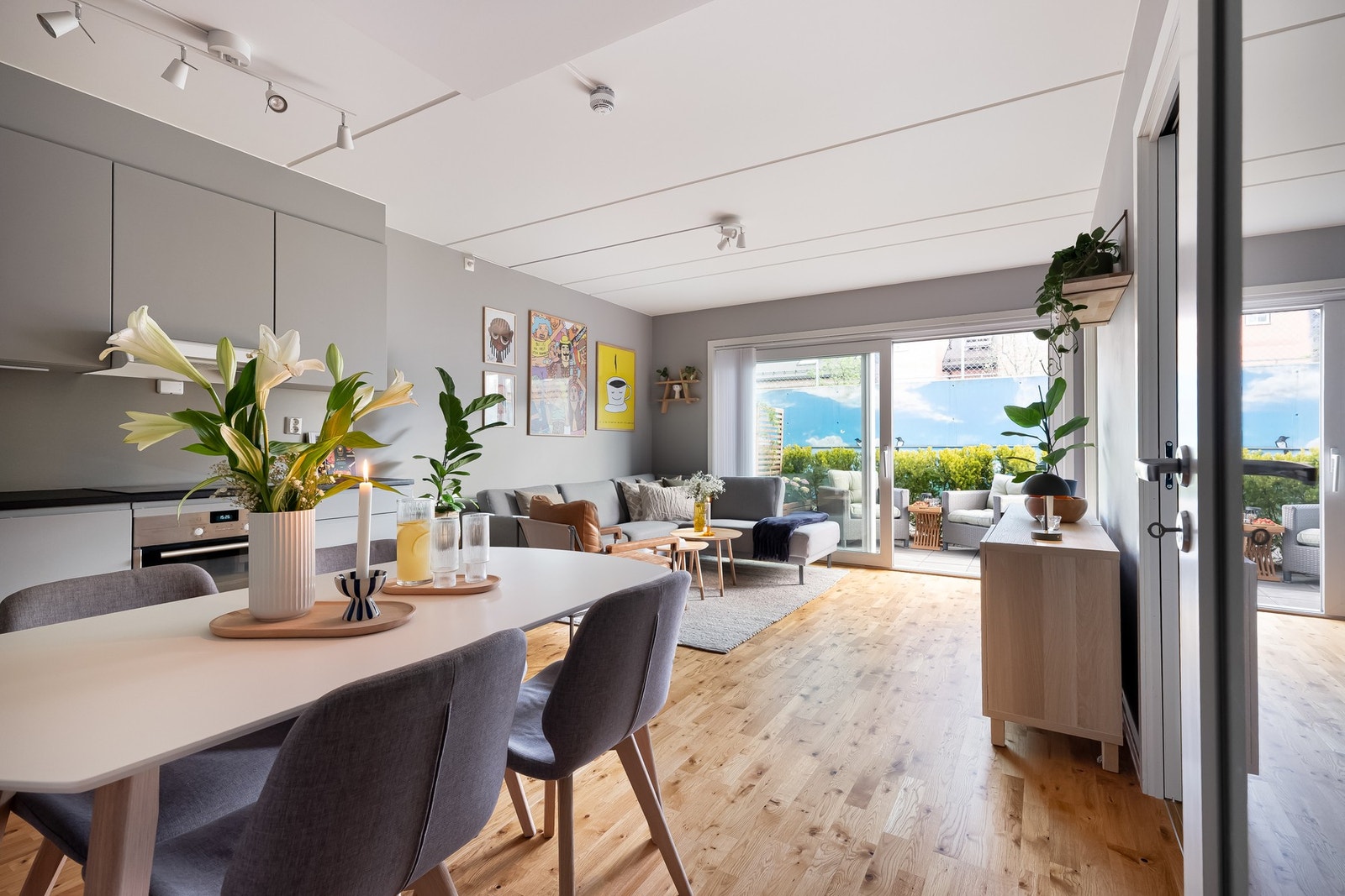 Visste du at varmtvann fyring, samt bredbånd er inkludert i felleskostnadene? Dette bidrar til en mer oversiktlig privatøkonomi. Galleribilde