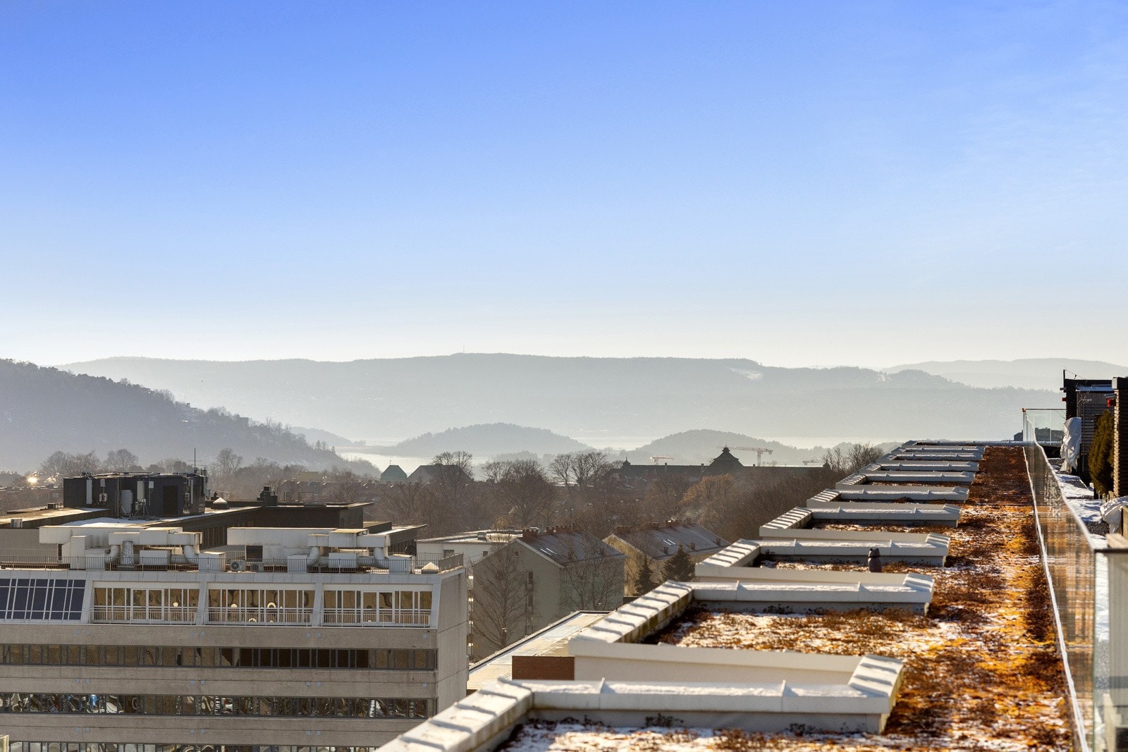 Det er mulig å leie/kjøpe parkeringsplass i Krydderhagen garasje ved ledighet. Galleribilde