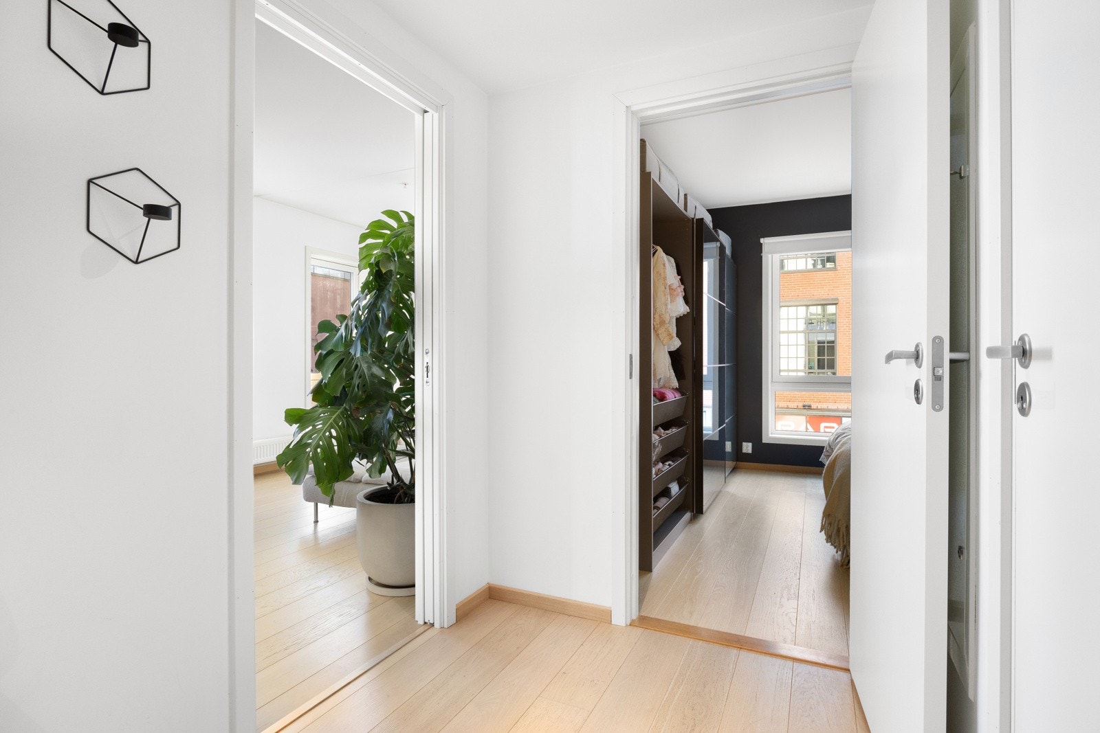 Leiligheten er vel gjennomført med tidløse overflater og pen parkett på gulv. Galleribilde