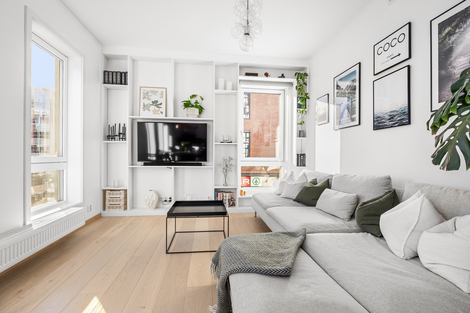 Lys og innbydende 3-roms hjørneleilighet beliggende i populære og barnevennlige Krydderhagen på Løren. Galleribilde