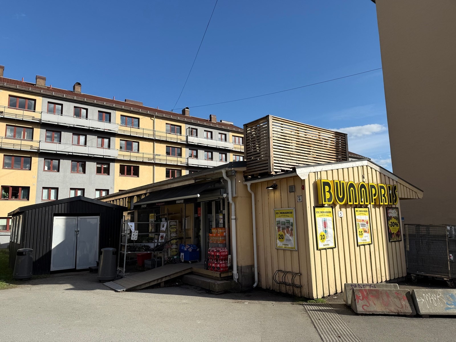 Bunnpris - din nærbutikk rett utenfor borettslaget. Galleribilde