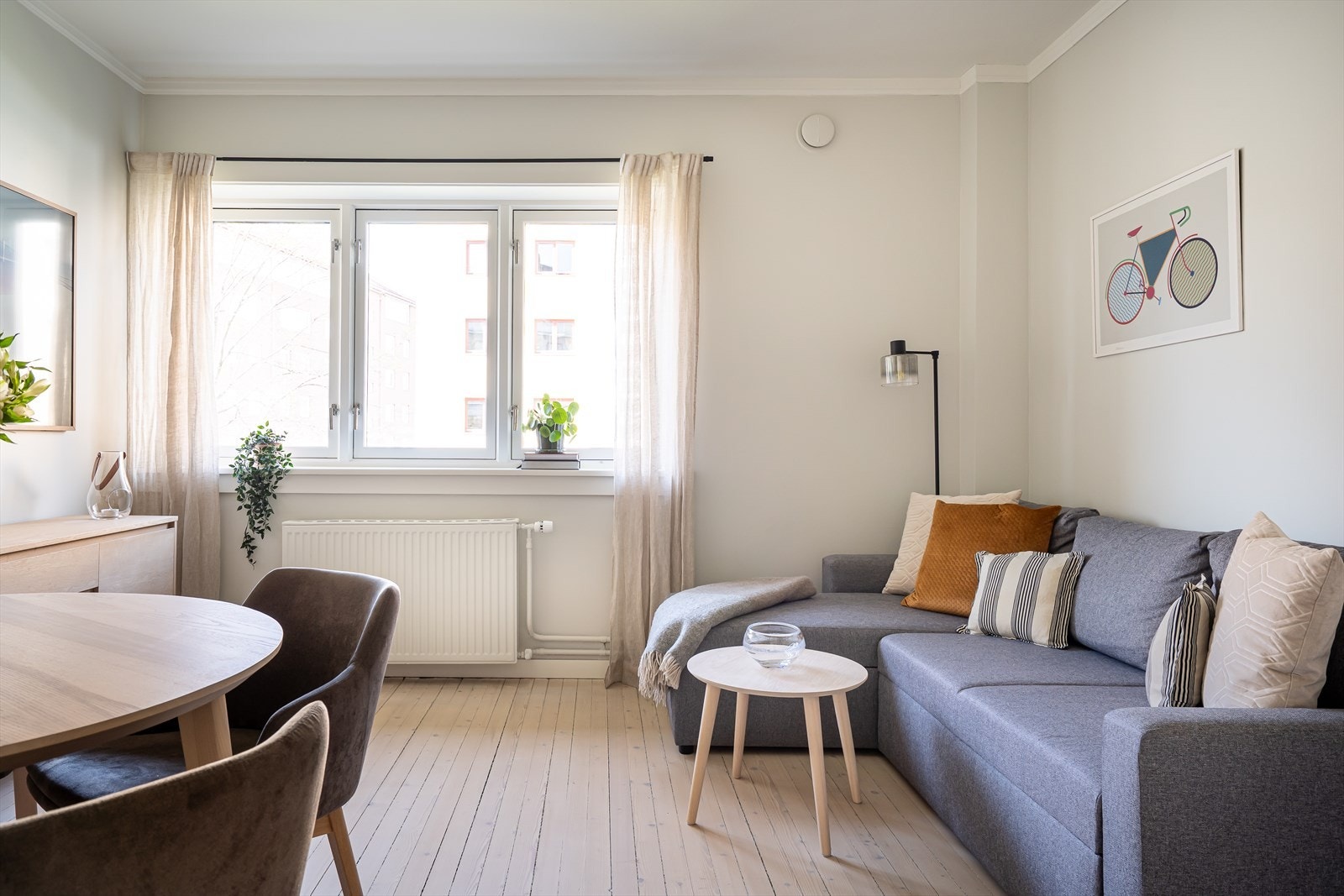 Internett, varmtvann og oppvarming er inkludert i felleskostnader. Galleribilde