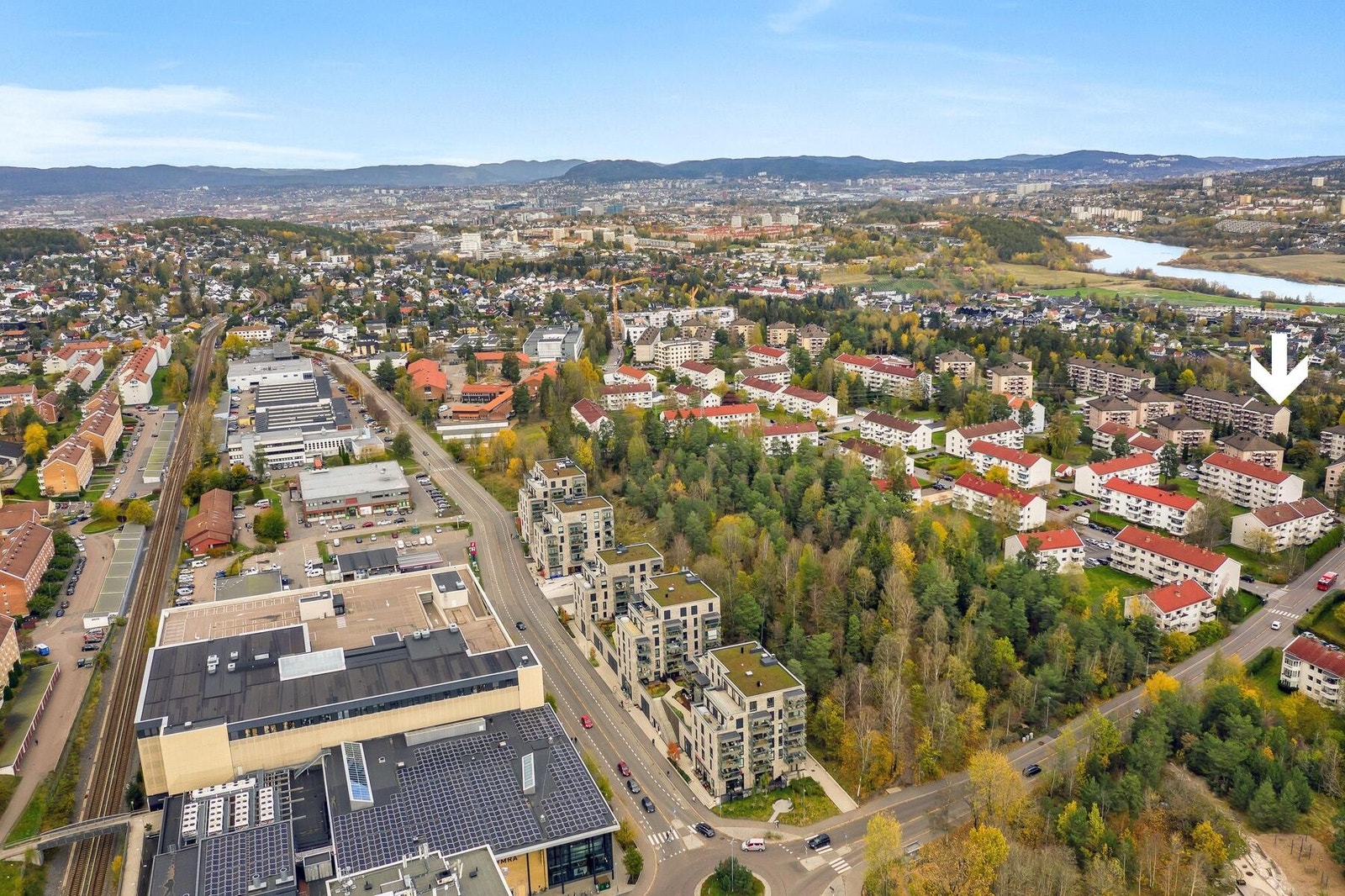 Boligen har en svært populær beliggenhet rett ved T-bane og Lambertseter senter. Galleribilde