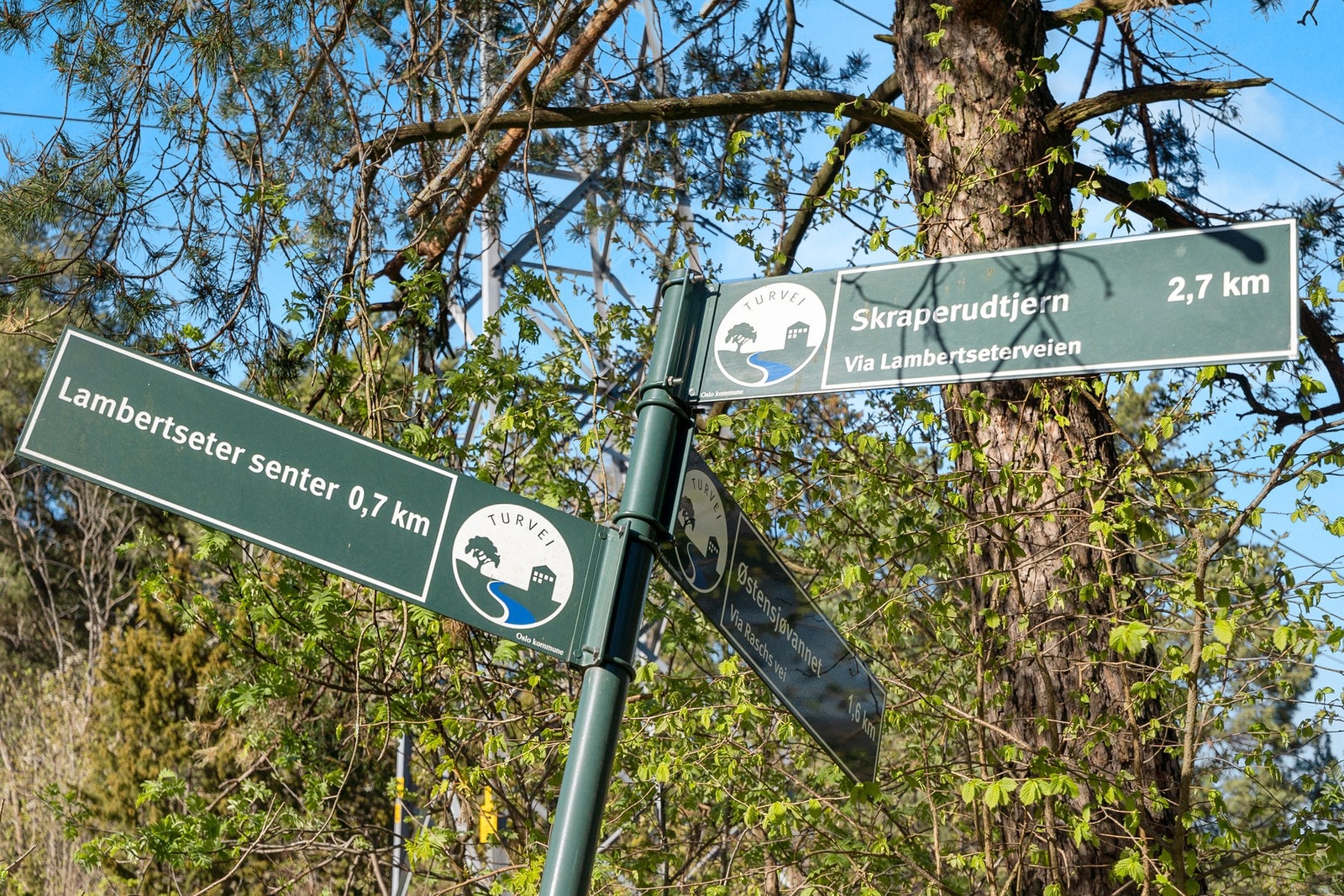 Flotte turmuligheter i området. Det er også store friområder på Ekeberg/Brannfjell, og helårs turmuligheter i Østmarka. Galleribilde