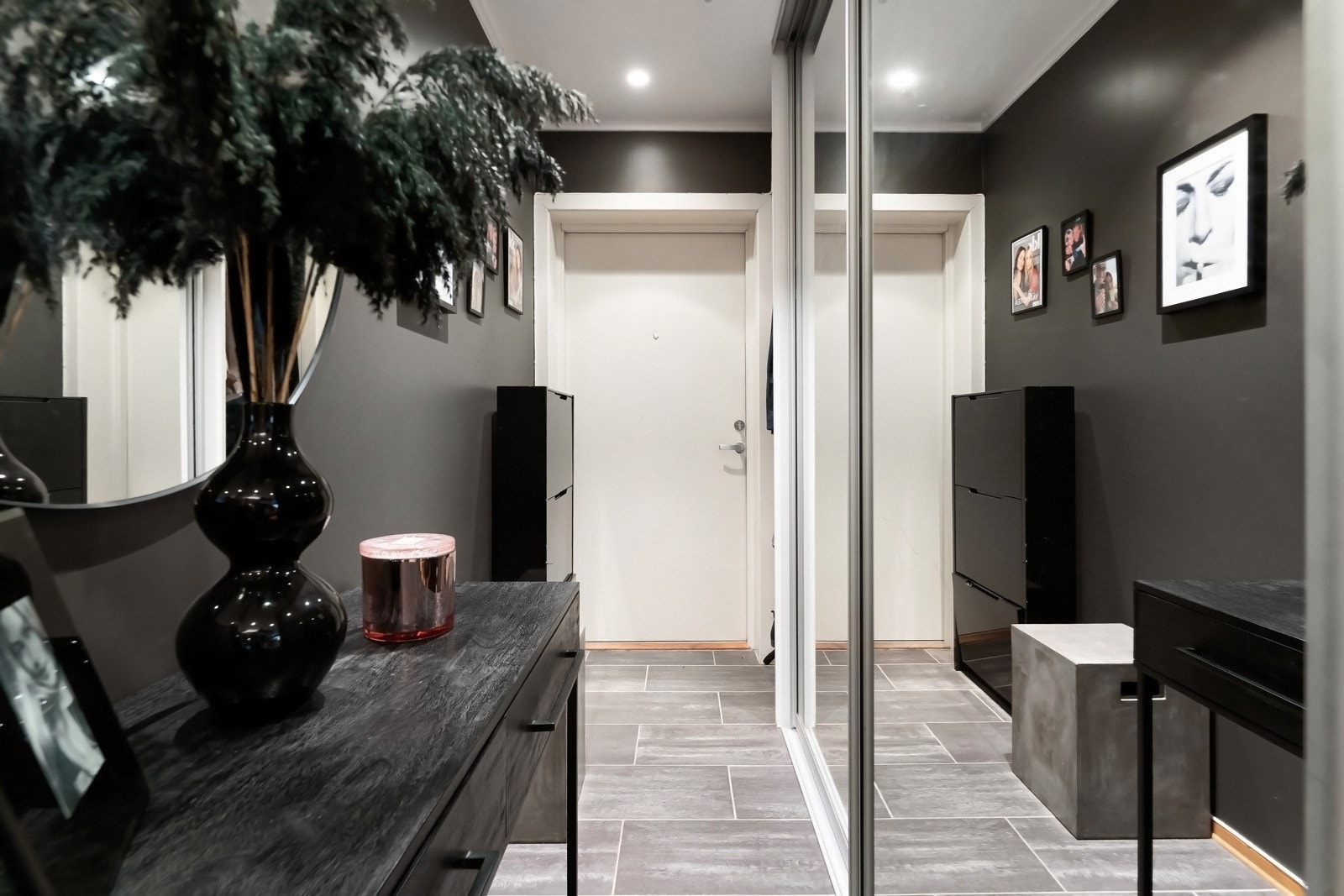 Brann- og lydklassifisert entrédør. Galleribilde