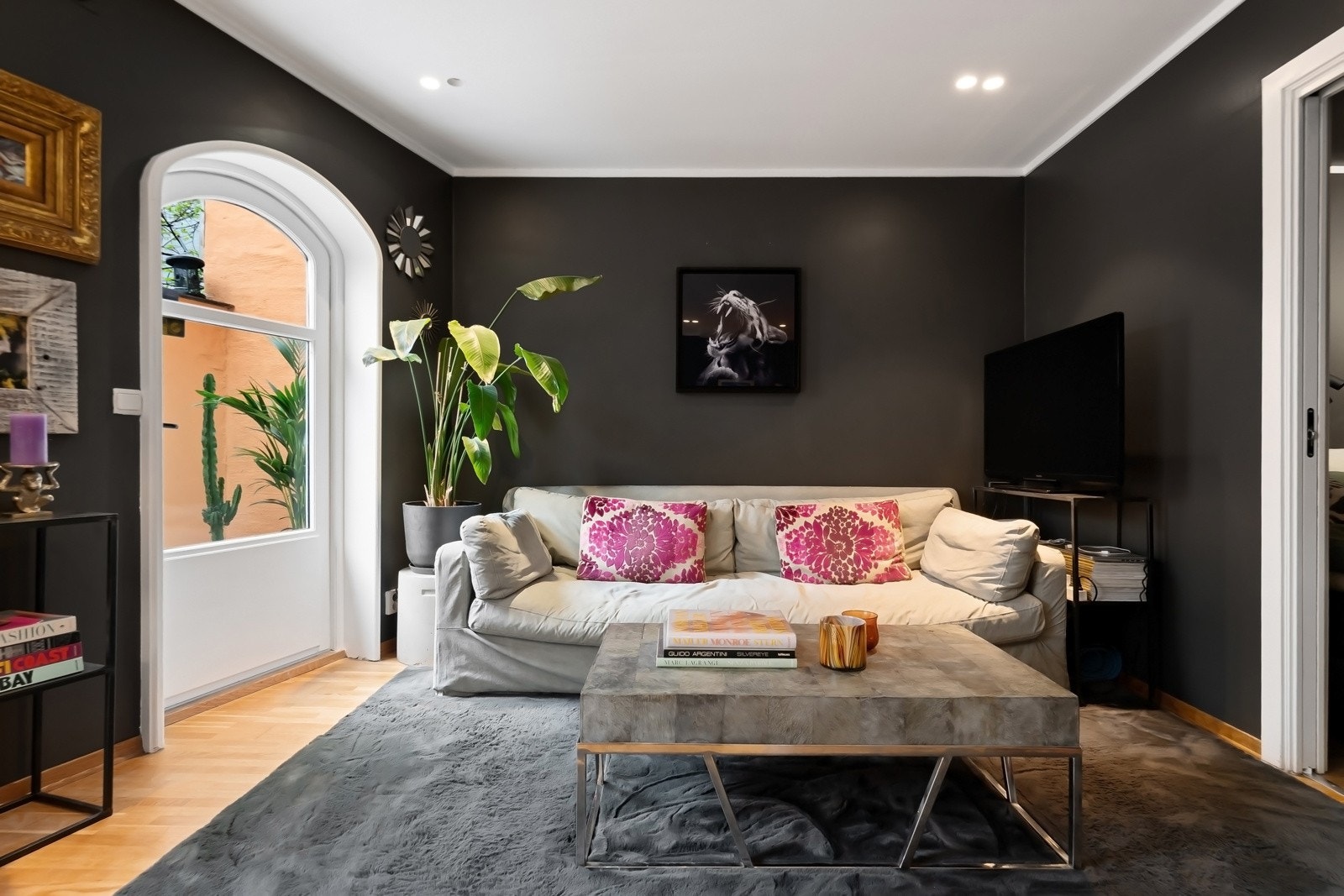 Ta kontakt med megler dersom oppsatte visninger ikke passer. Galleribilde