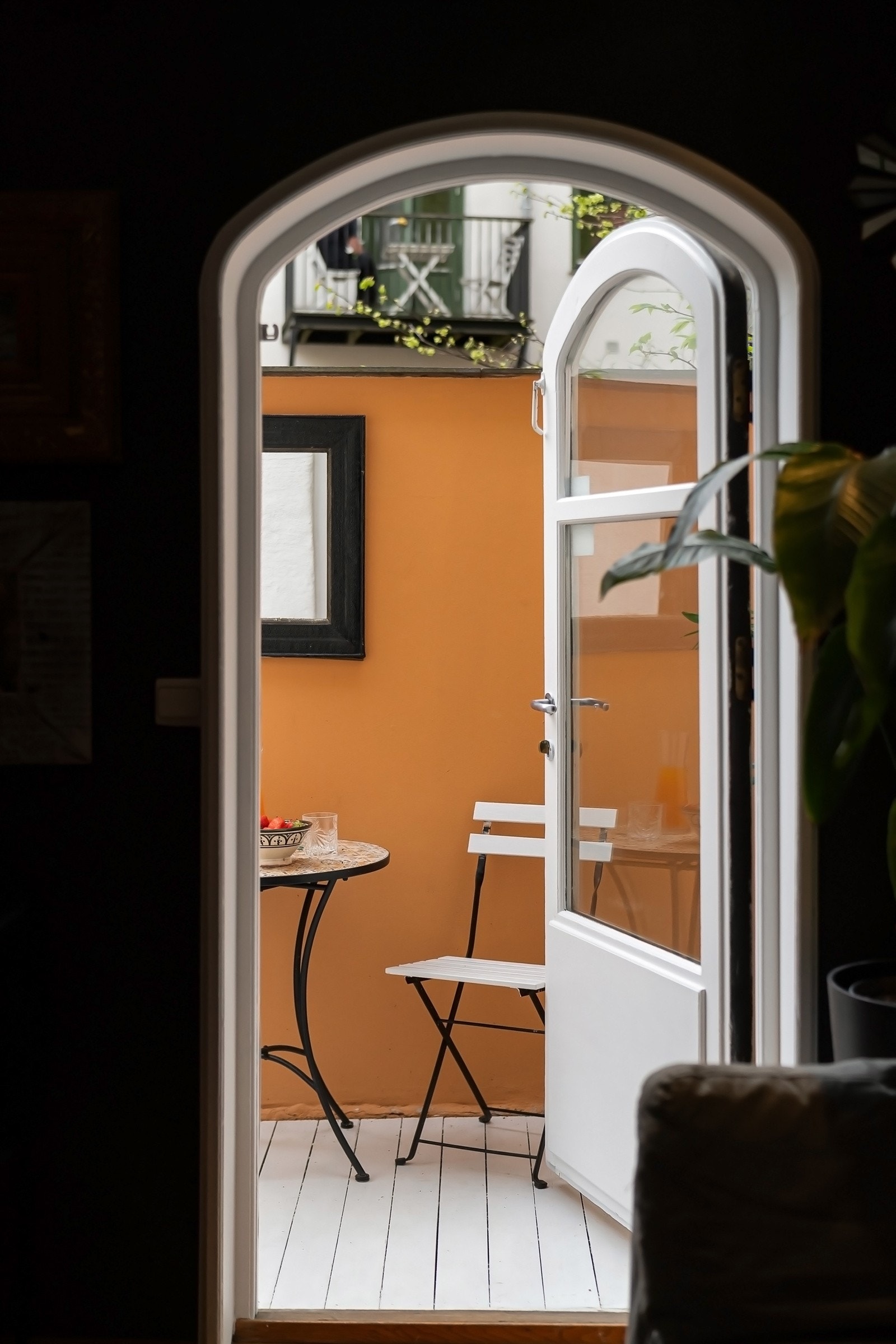 Fra stuen er det utgang til markterrasse. Galleribilde