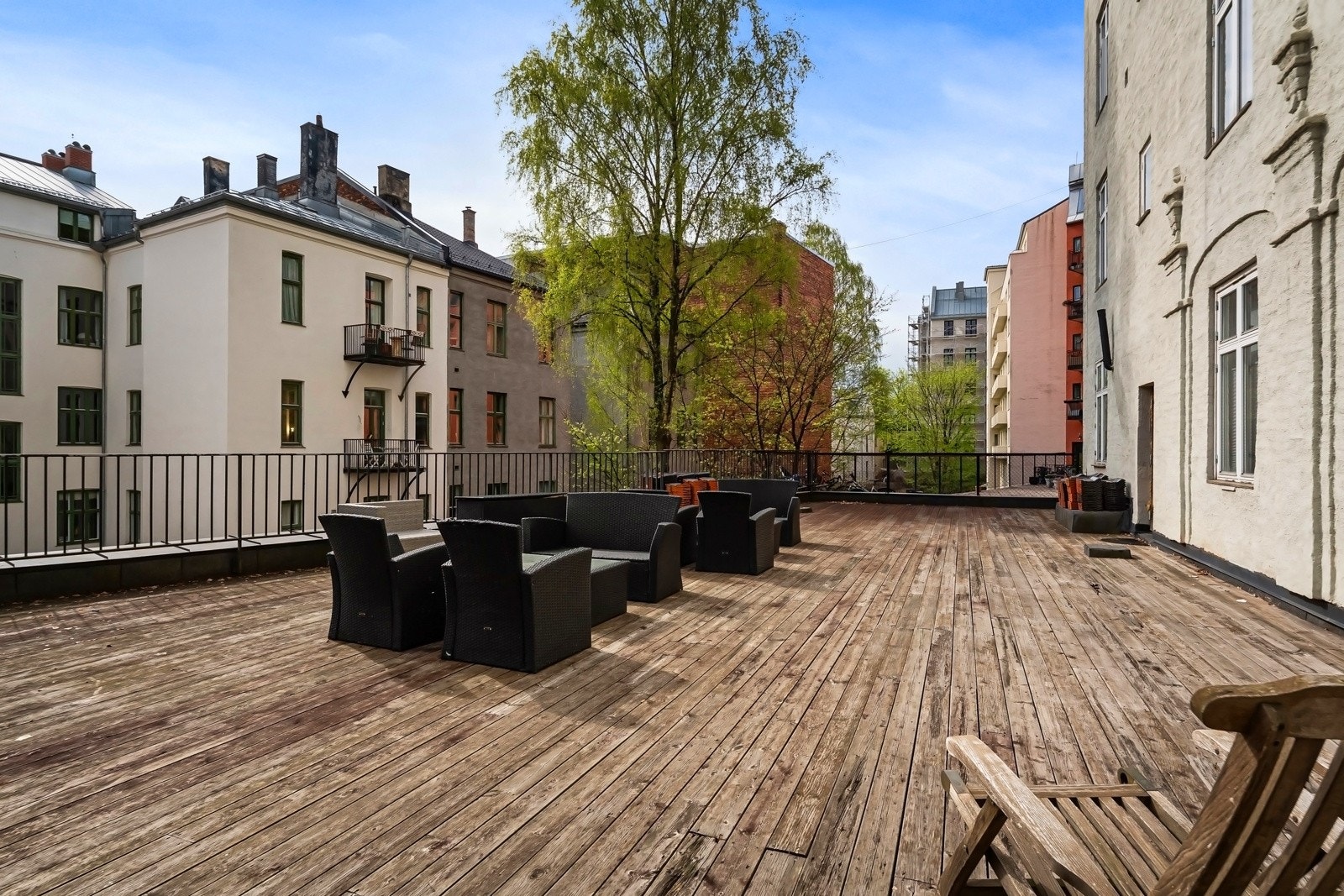 Sameiet har en felles terrasse samt en felles takterrasse for beboere. Galleribilde