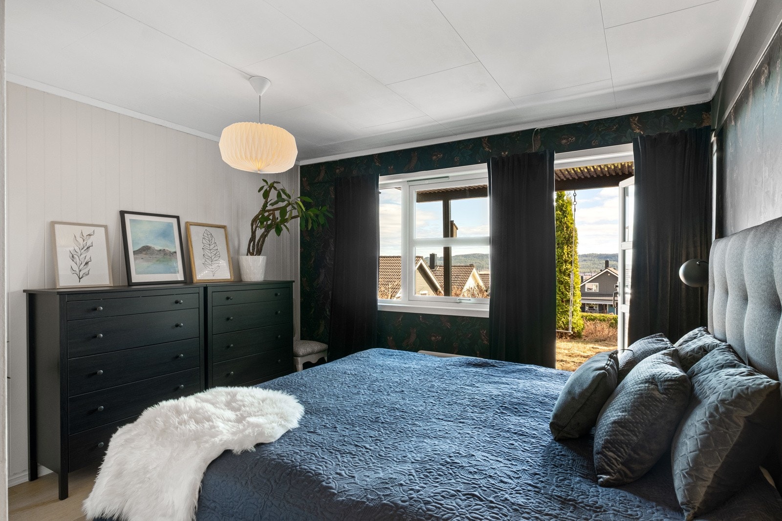 Dette soverommet har også utgang til hagen. Galleribilde