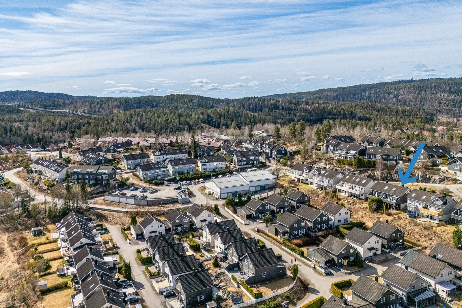 God tilgjengelighet både til markas idyll og Lørenskog sentrum med alt man behøver. Galleribilde