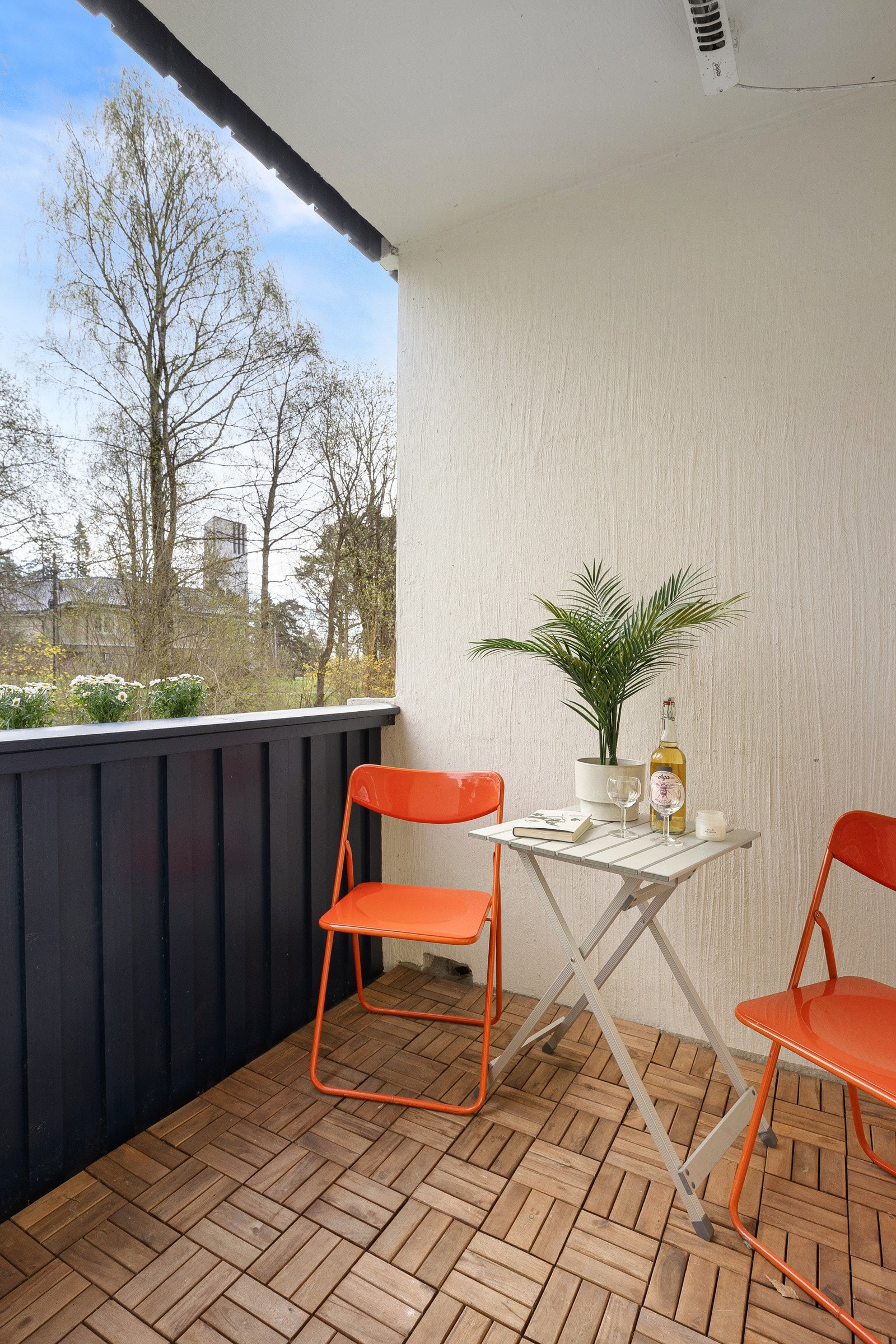 3,4 kvm. balkong med formiddagssol. Galleribilde