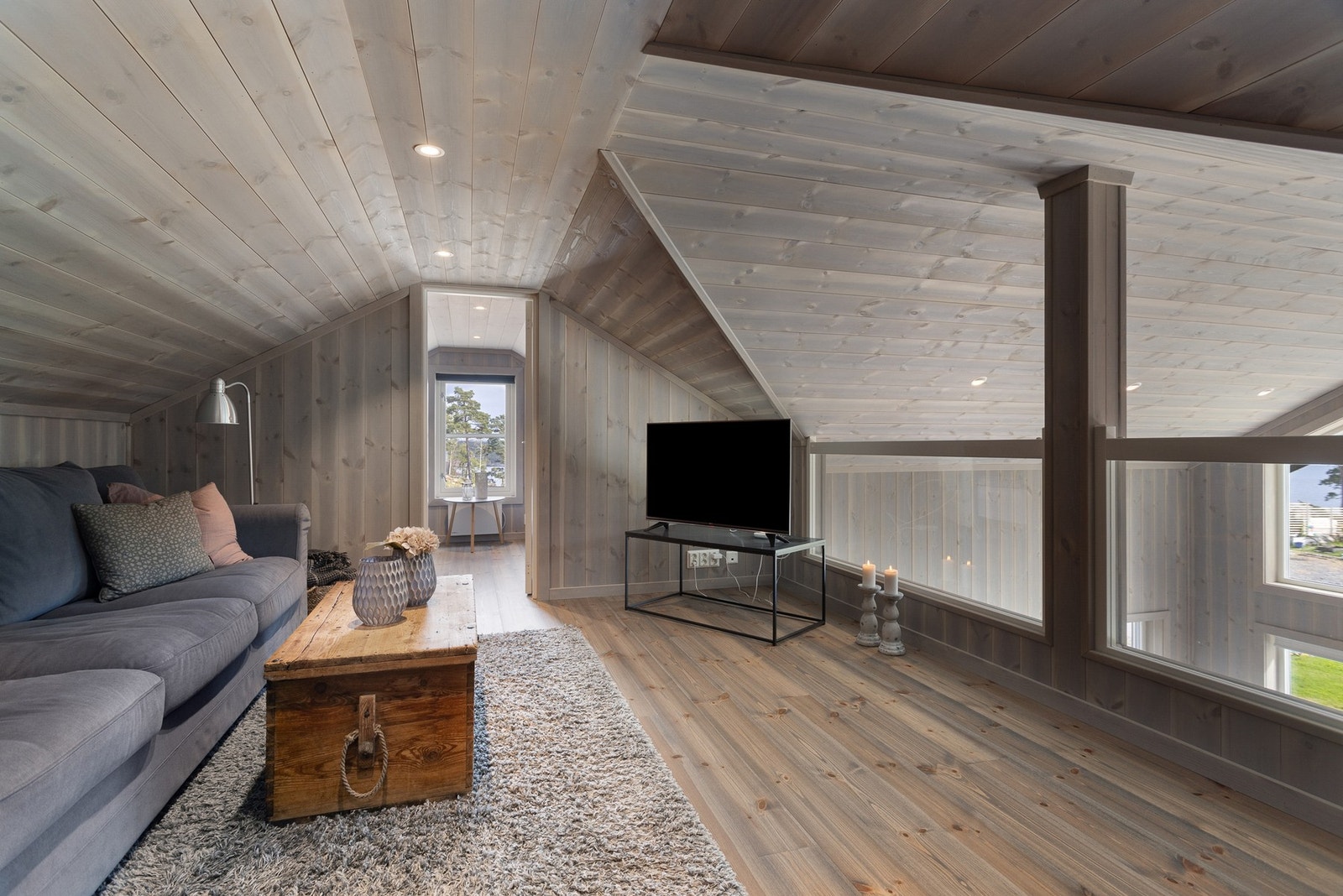 Loftsetasjen med 2 innredet hemsrom Galleribilde