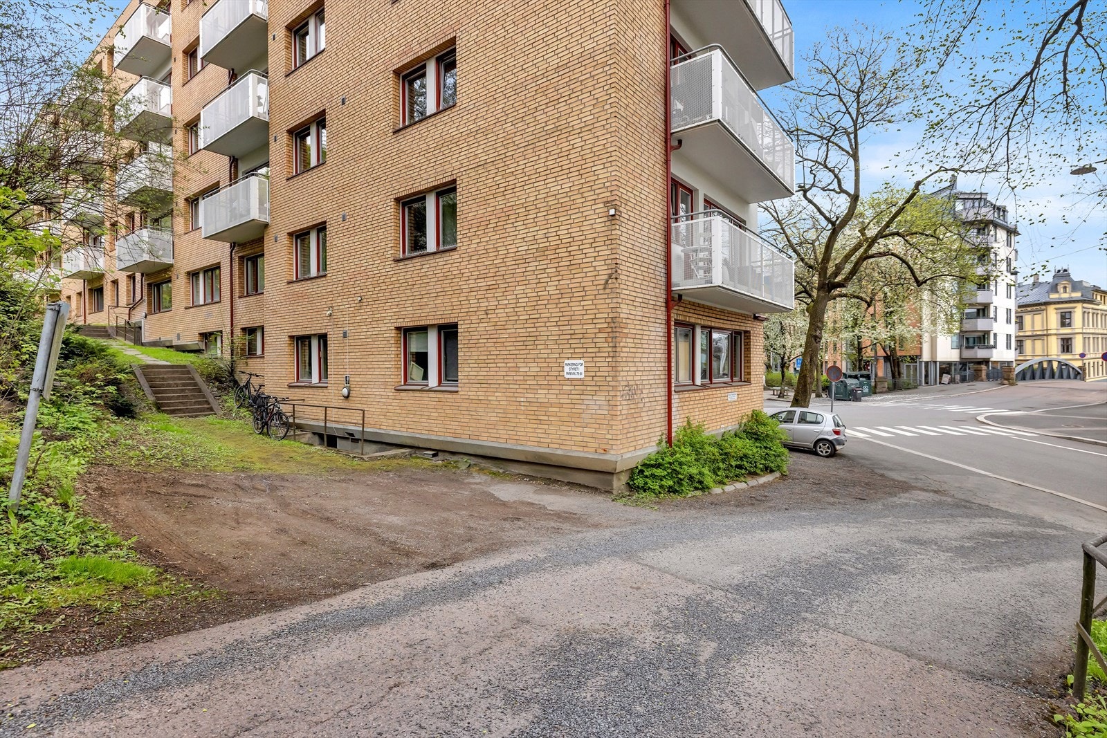 Sameiet har 7 parkeringsplasser som leies ut etter venteliste Galleribilde