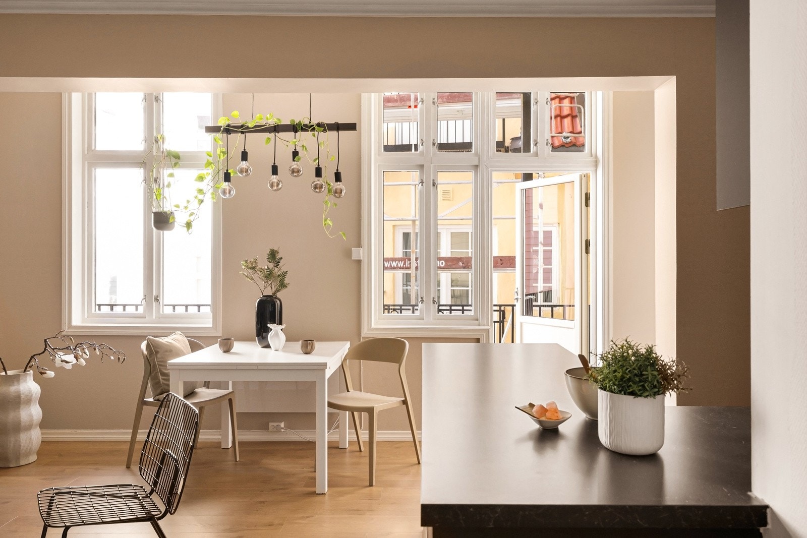 Lyst og innbydende. Galleribilde