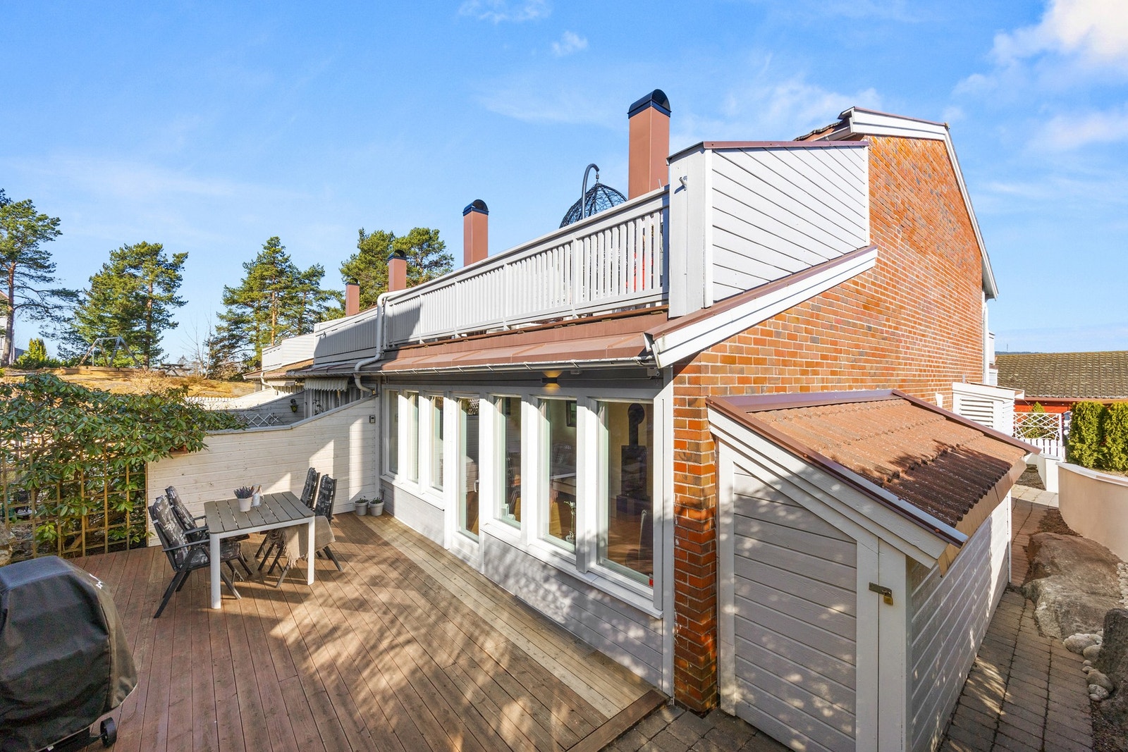 Uteplassen er skjermet og privat Galleribilde