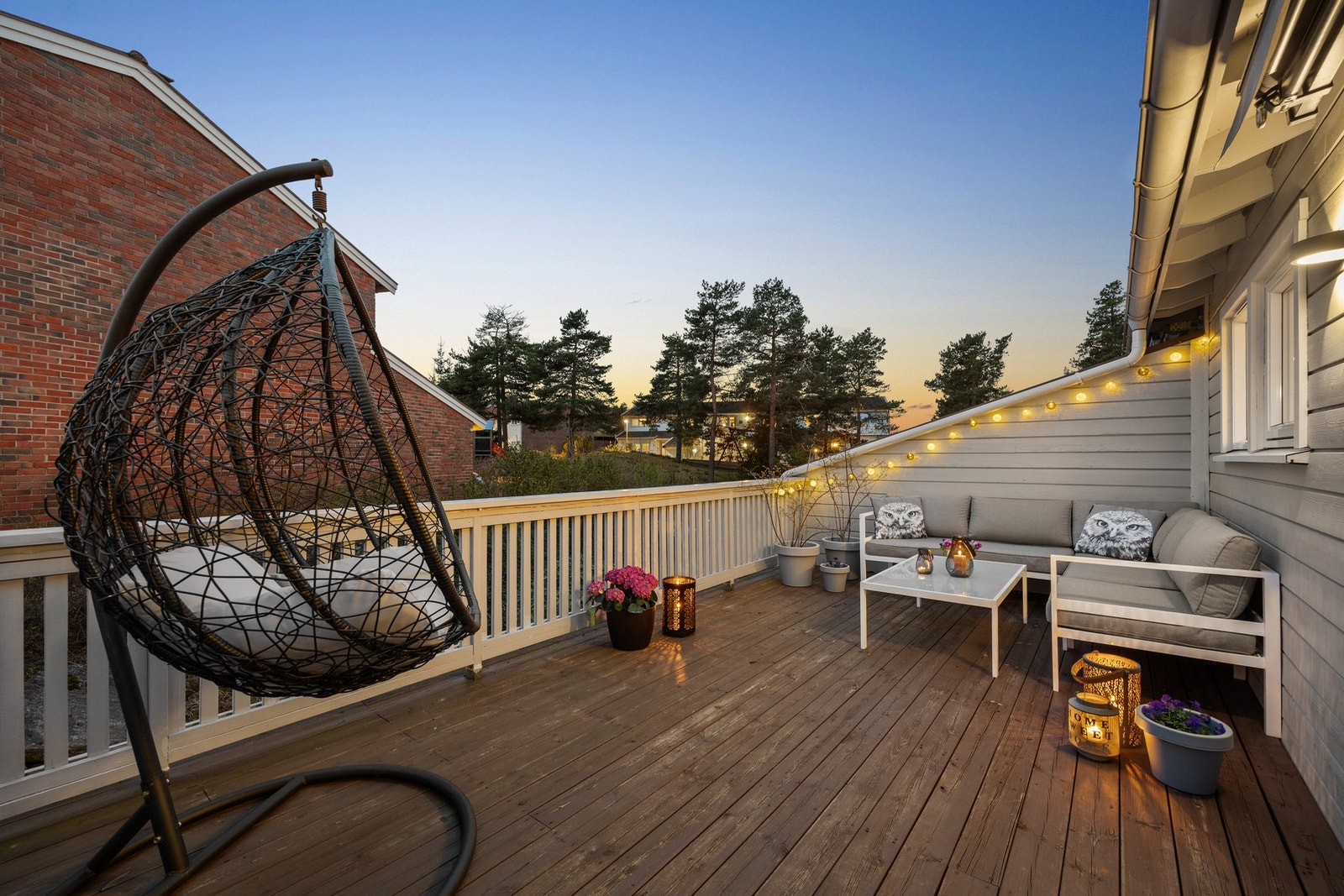 Her er det god plass til ønsket utemøblement etter eget ønske. Galleribilde