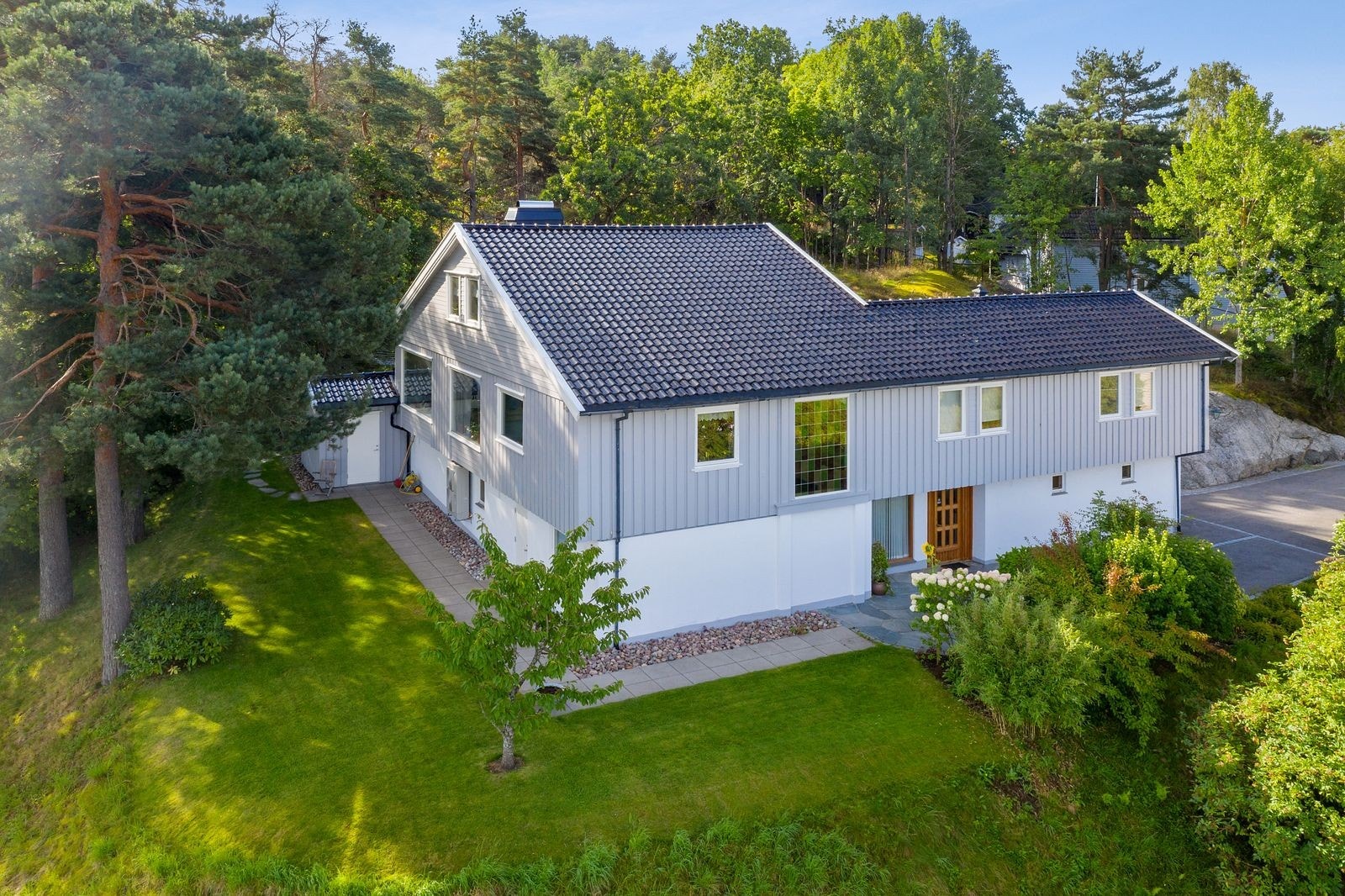 Hollandsk glasert takstein med lang levetid. Galleribilde