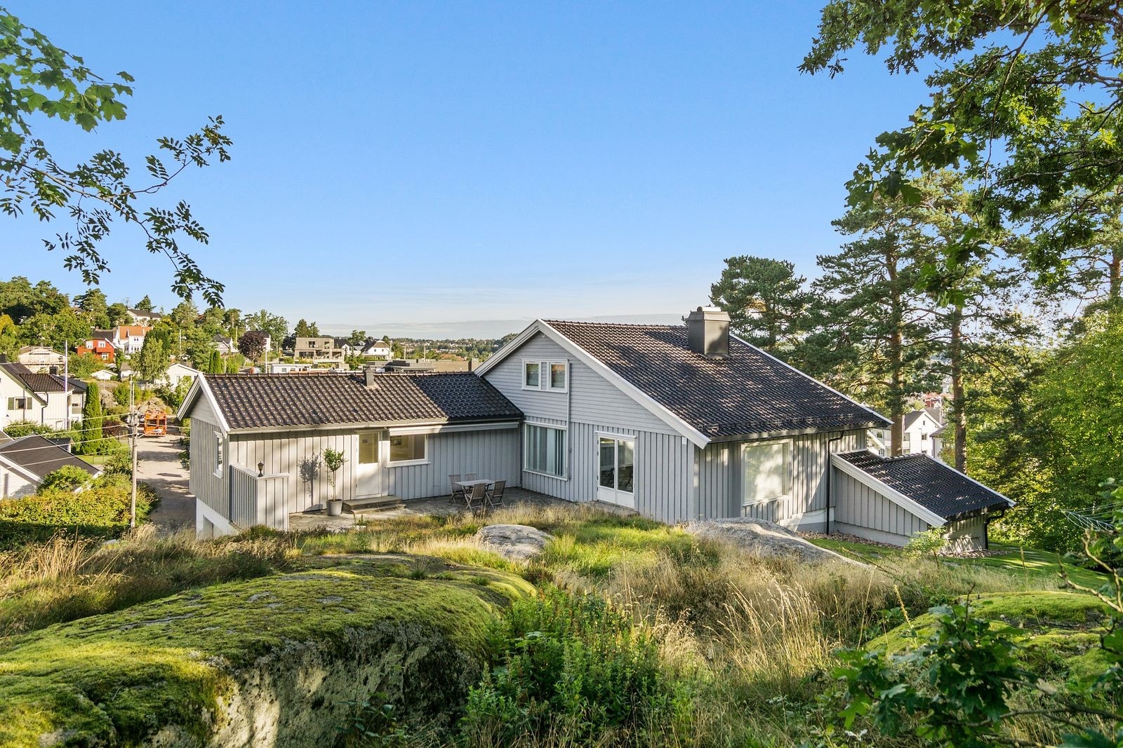 Idyllisk og naturskjønne omgivelser, allikevel bor du midt i smørøyet. Galleribilde