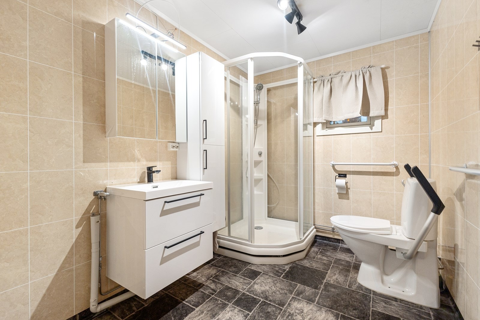 Bad i 1.etg. Galleribilde