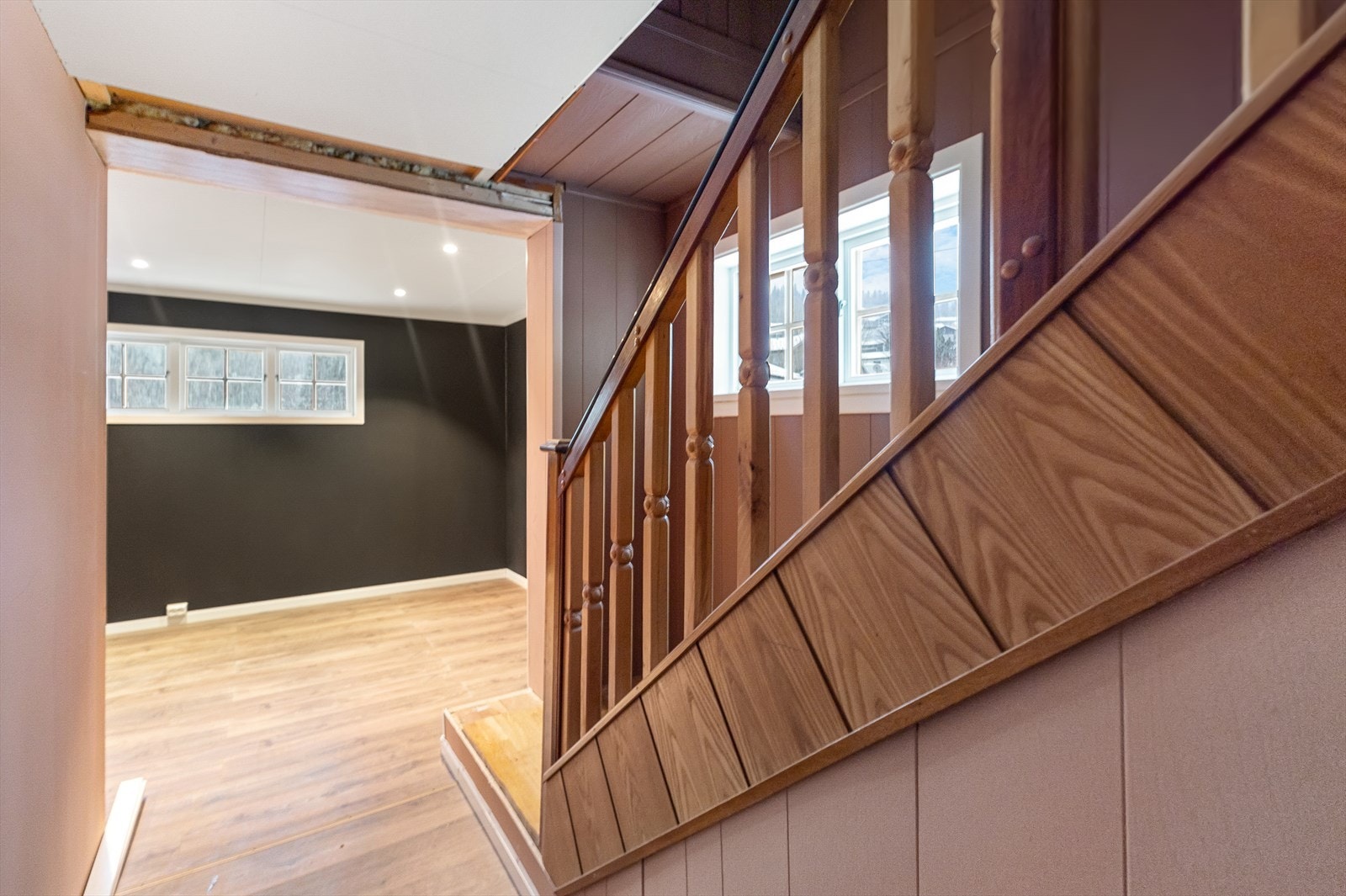 Mot entre og trappegang. Galleribilde