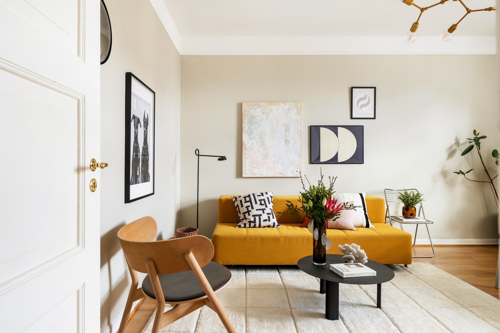 Leligheten har god takhøyde som gir en luftig romfølelse. Galleribilde