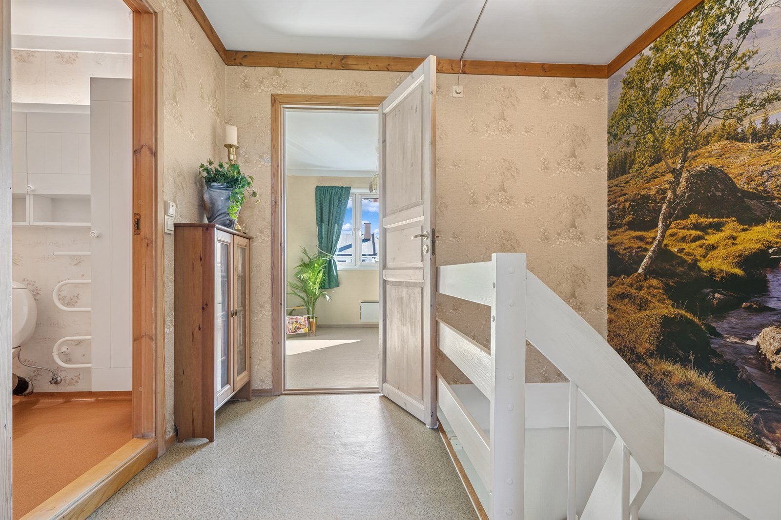 Opp i 2.etasje er soverommene og badet. Galleribilde