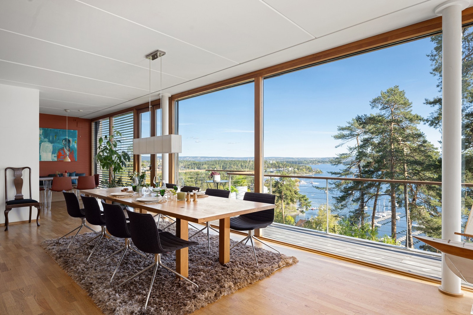 Det er god takhøyde - ca. 2,65 meter Galleribilde